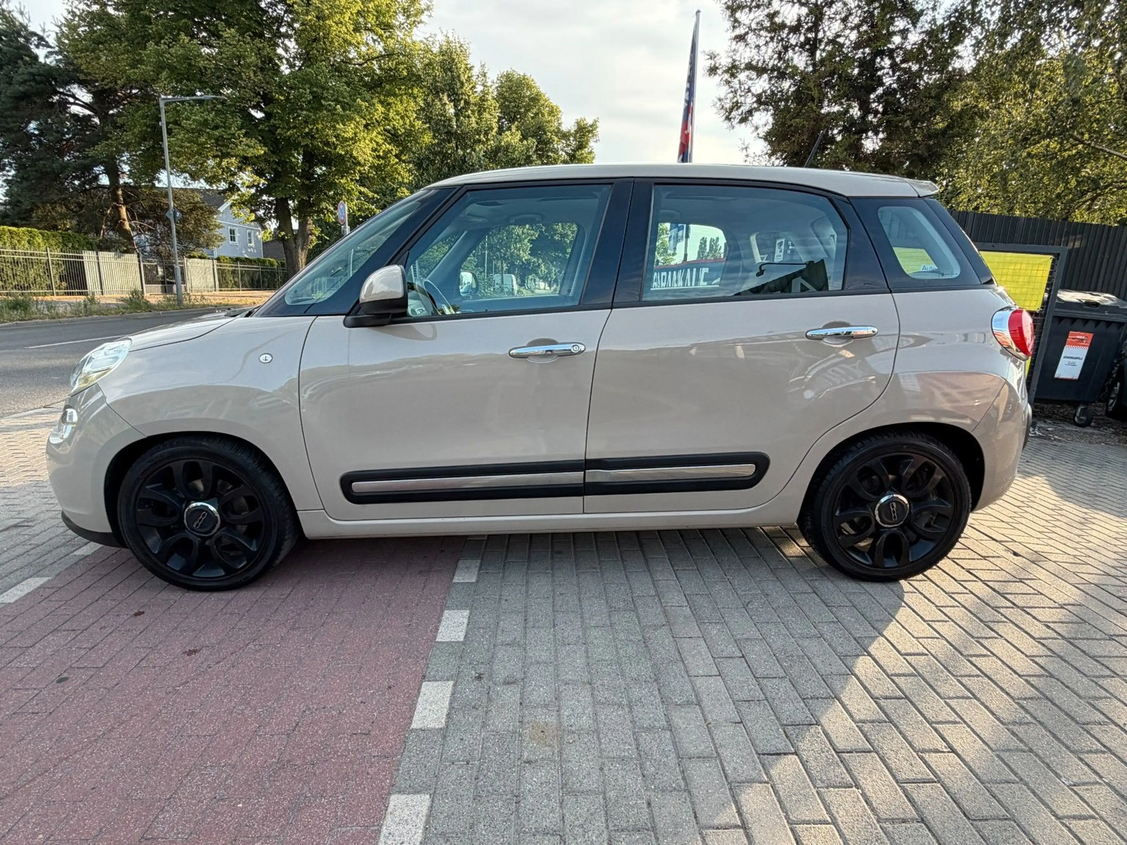 Fiat 500L Lounge 1.3JTD*Panorama*Klimaaut.*Temp*PDC — photo 7