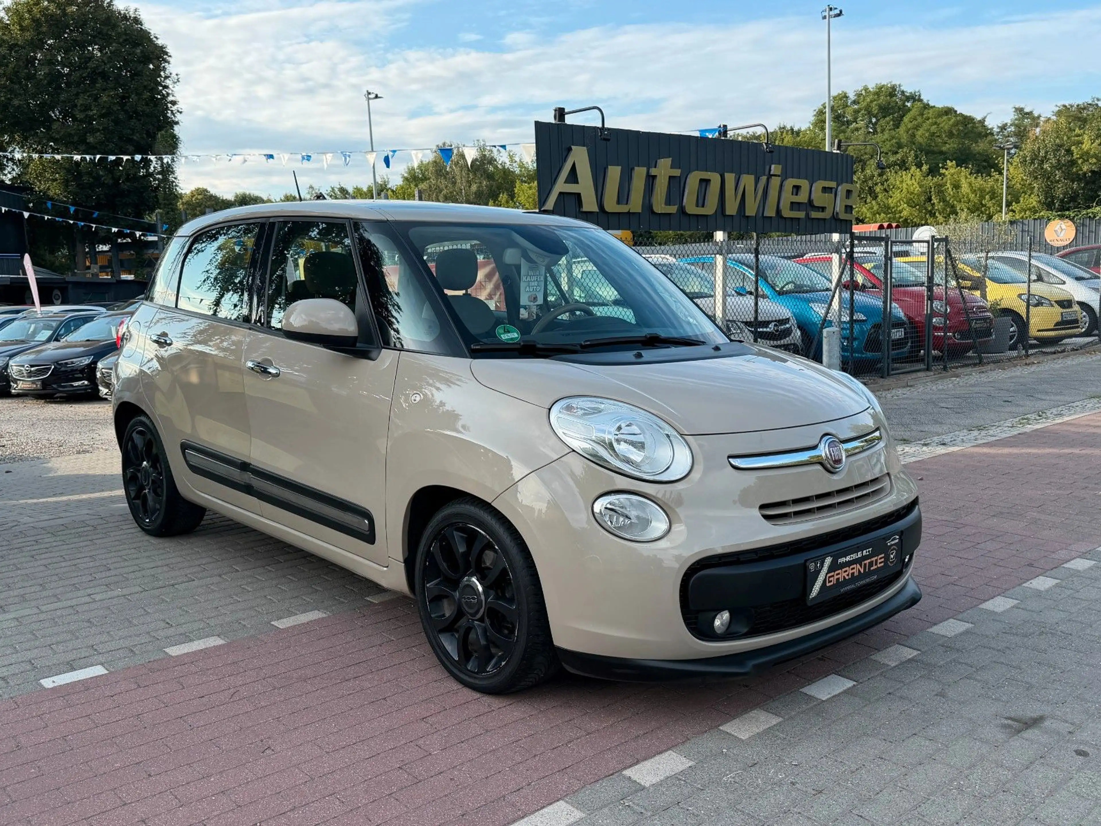 Fiat 500L Lounge 1.3JTD*Panorama*Klimaaut.*Temp*PDC — photo 3