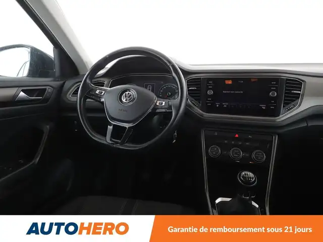 Volkswagen T-Roc view 13