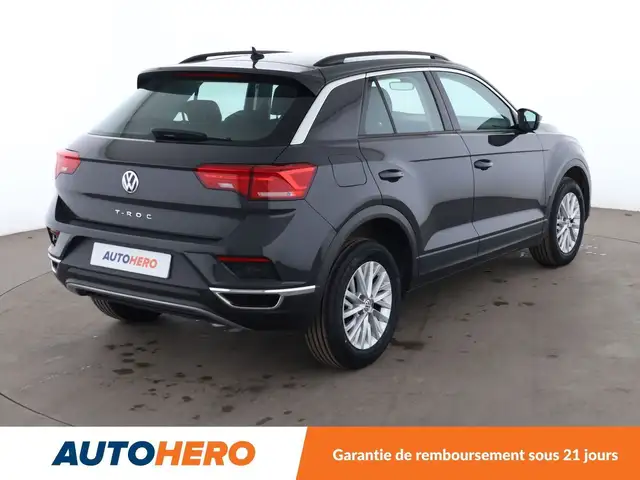 Volkswagen T-Roc view 6