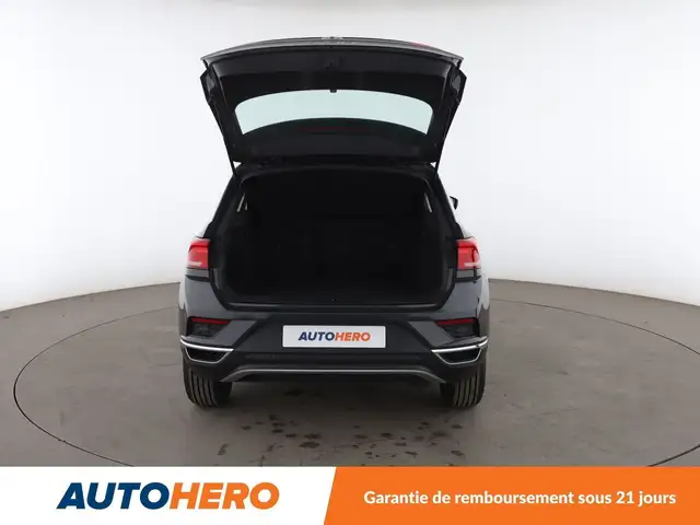 Volkswagen T-Roc view 16