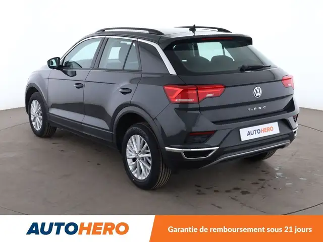 Volkswagen T-Roc view 4