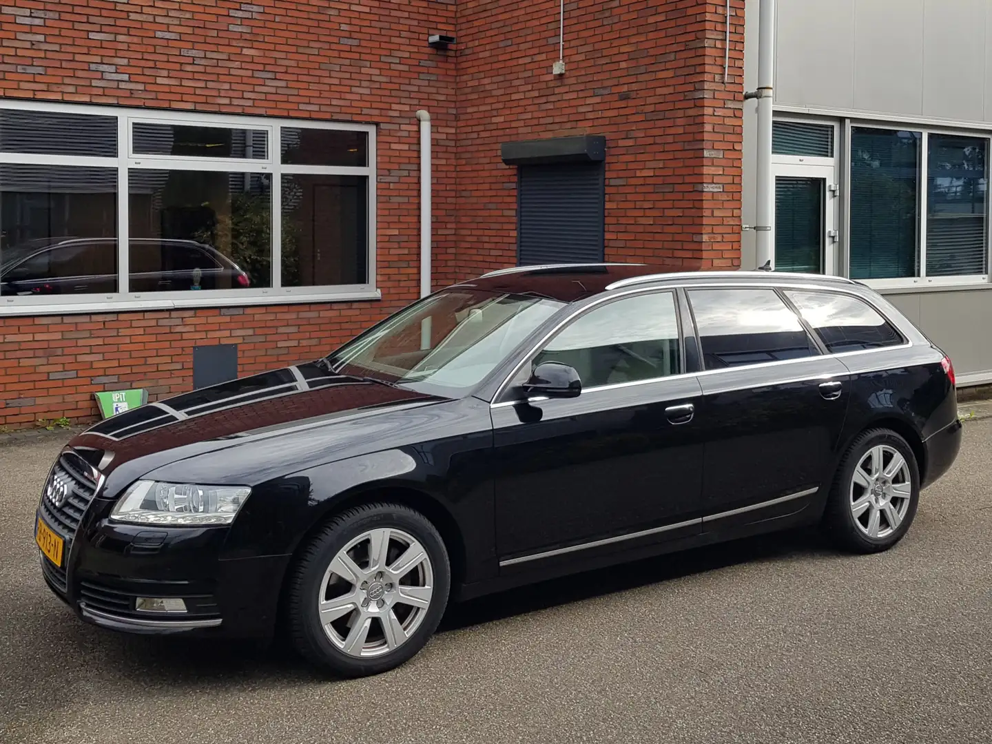 Audi A6 Avant 2.0 Tdi Aut 185.618Km! Leder Sportint Navi T Zwart - 2