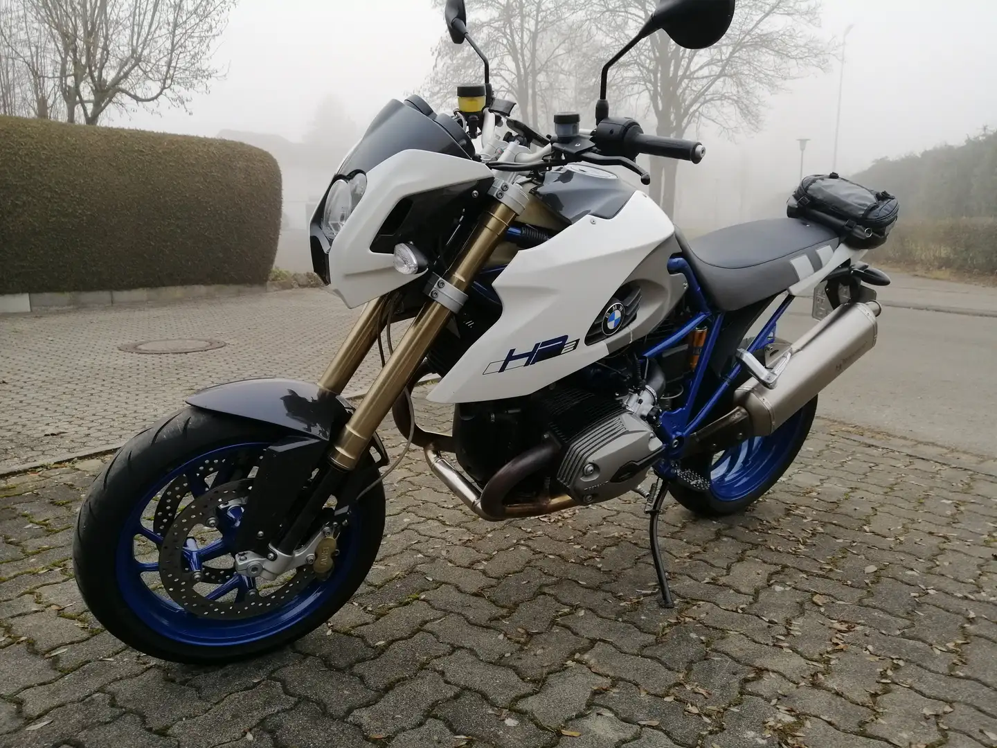 BMW HP 2 Megamoto Blanc - 2