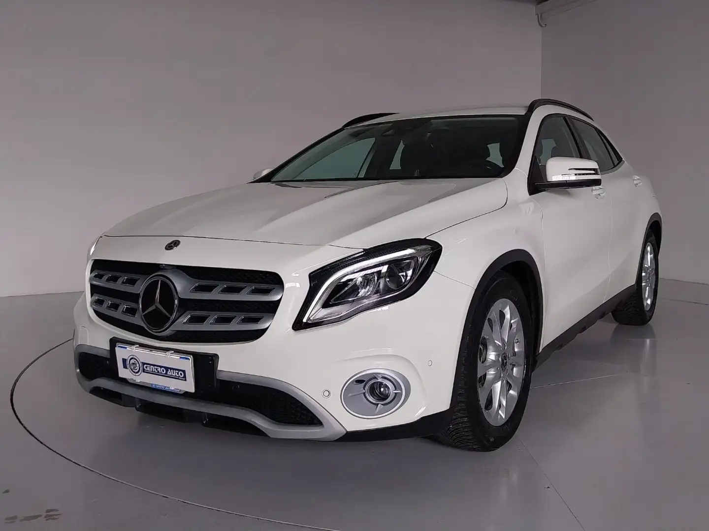 Mercedes-Benz GLA 200 d Automatic 4Matic Exec. ACC CAMERA 360 Blanco - 2