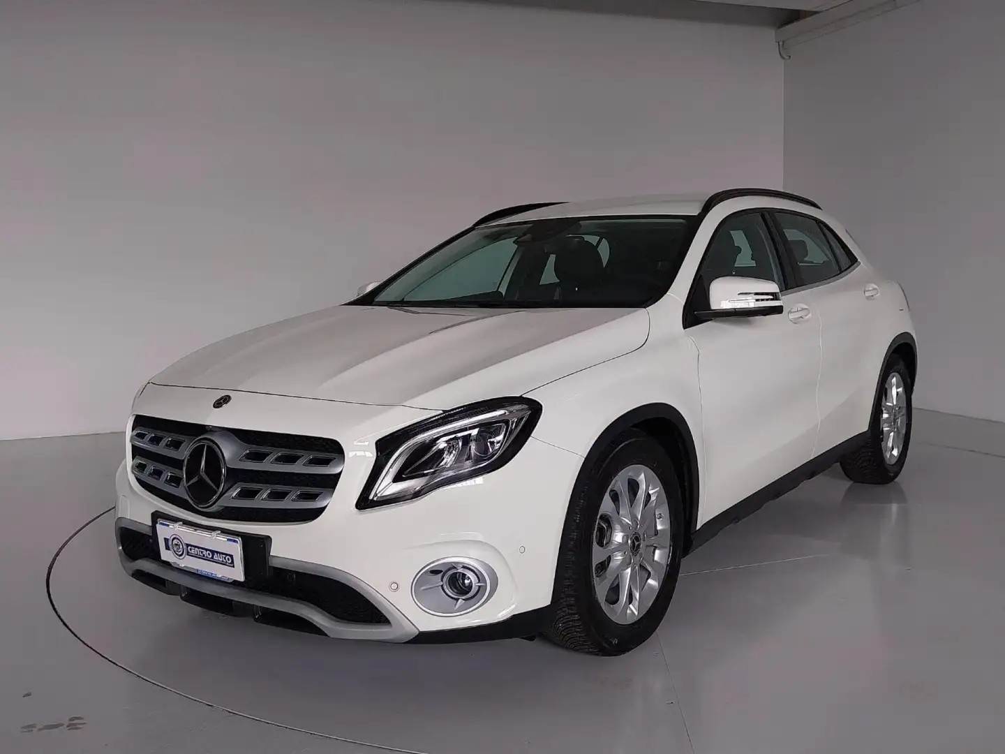 Mercedes-Benz GLA 200 d Automatic 4Matic Exec. ACC CAMERA 360 Blanco - 1