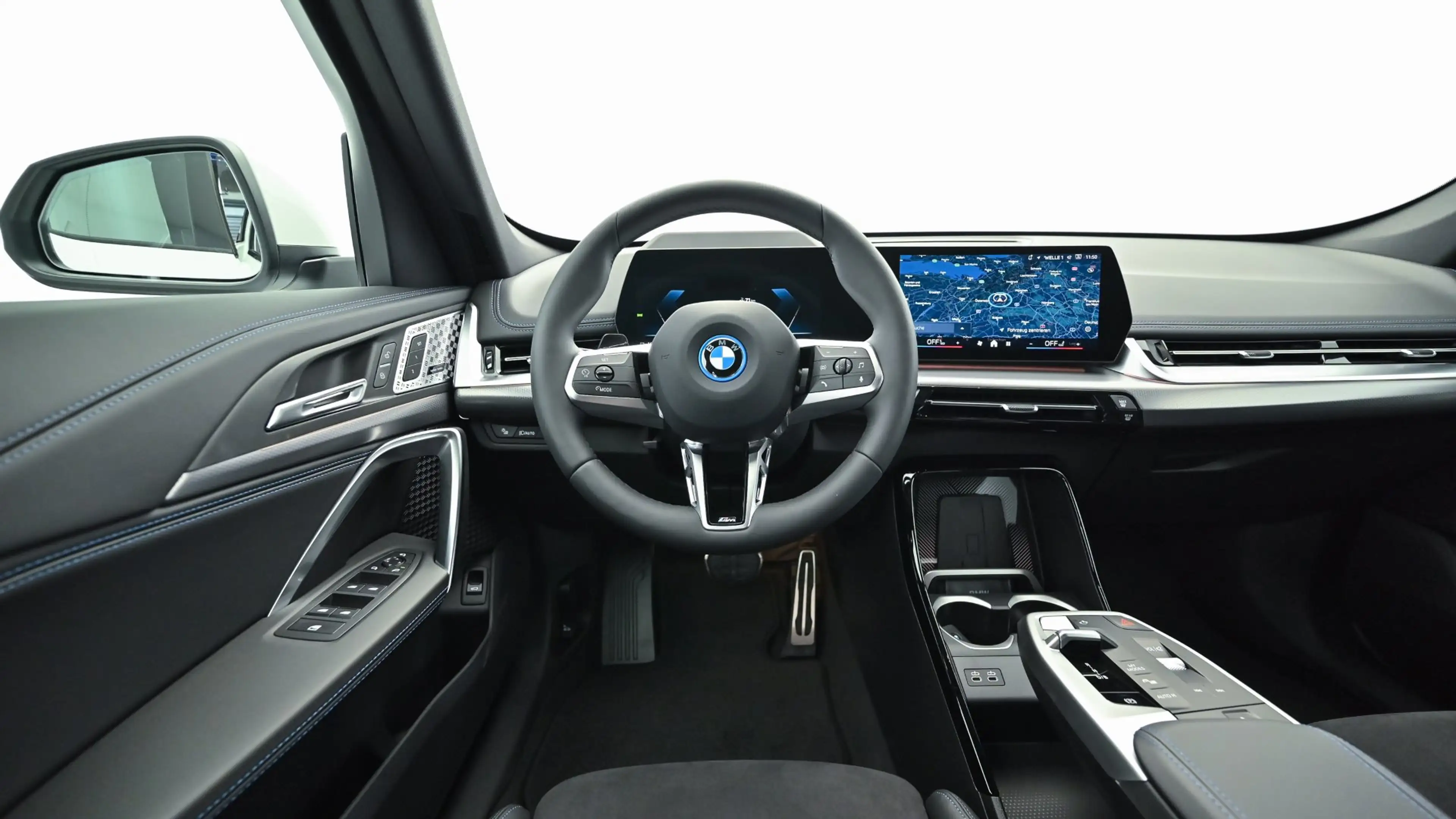BMW iX1 eDrive20 — photo 15