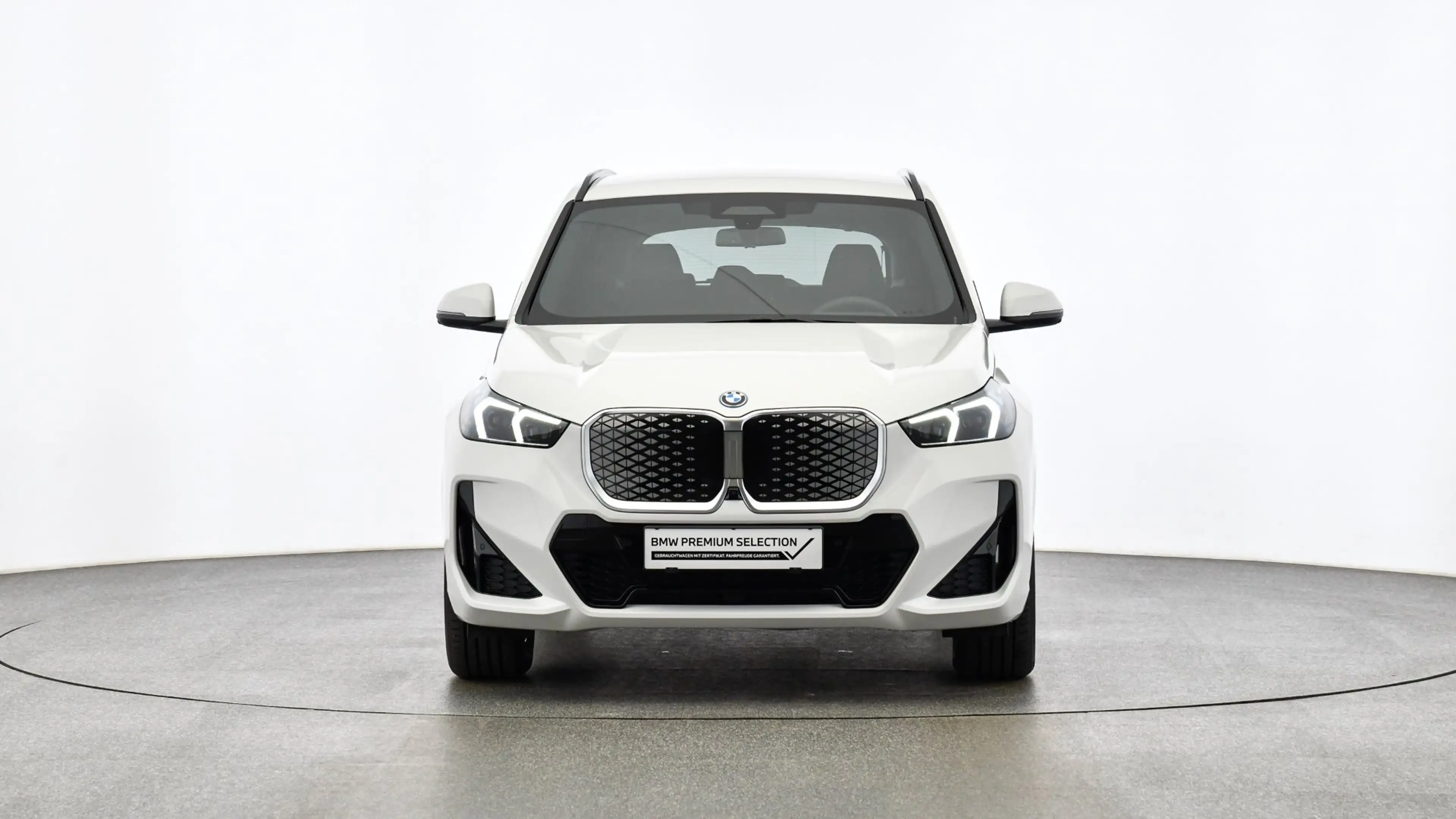 BMW iX1 eDrive20 — photo 6