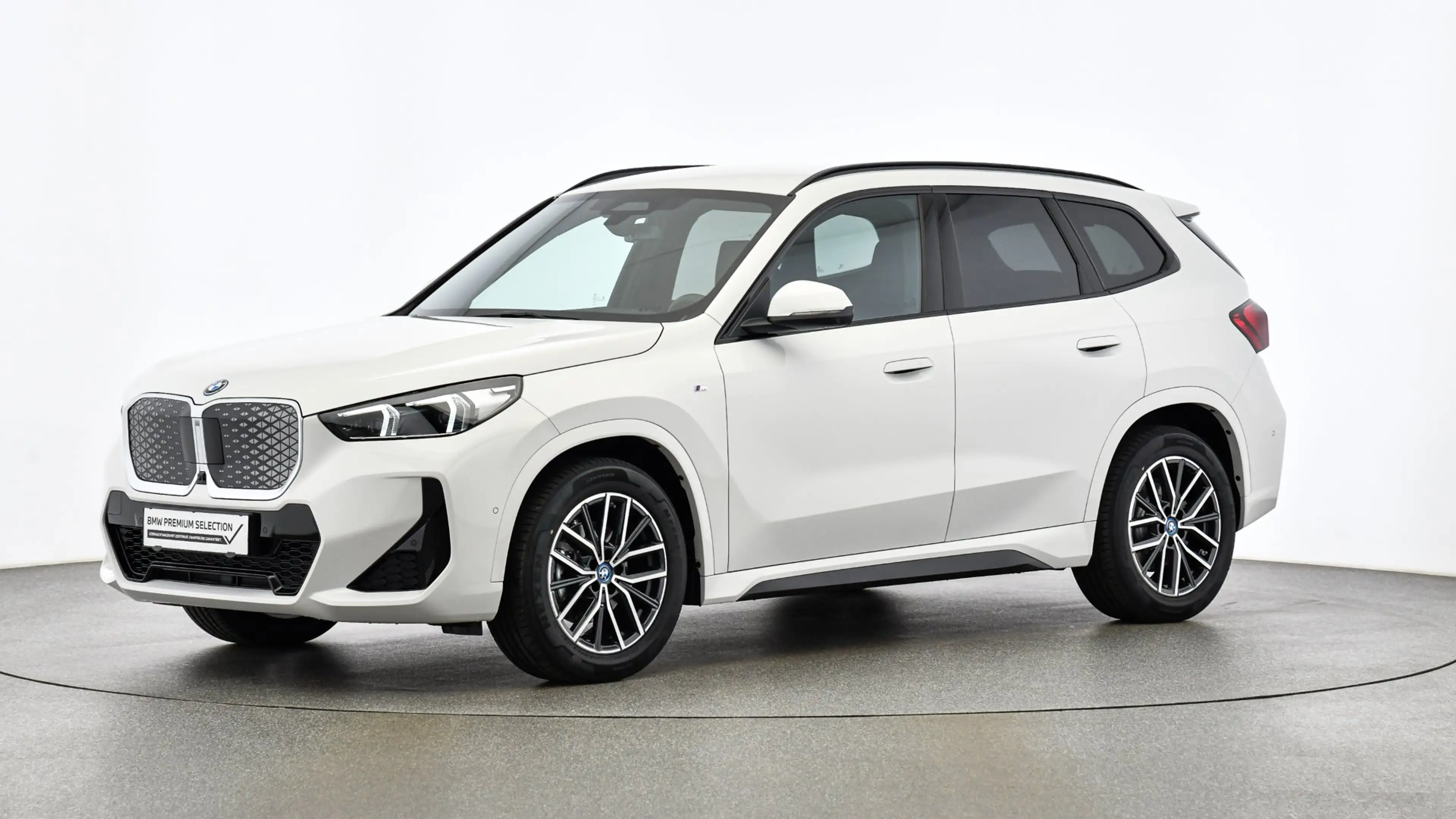 BMW iX1 eDrive20 — photo 5