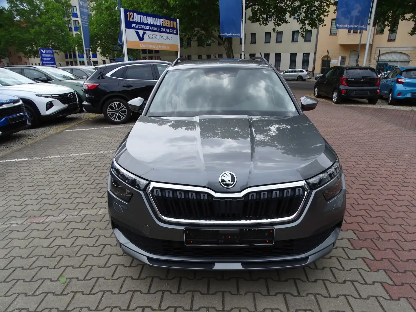 Skoda Kamiq 1.5 TSI Tour Automatik noch Skoda Garantie Grigio - 2