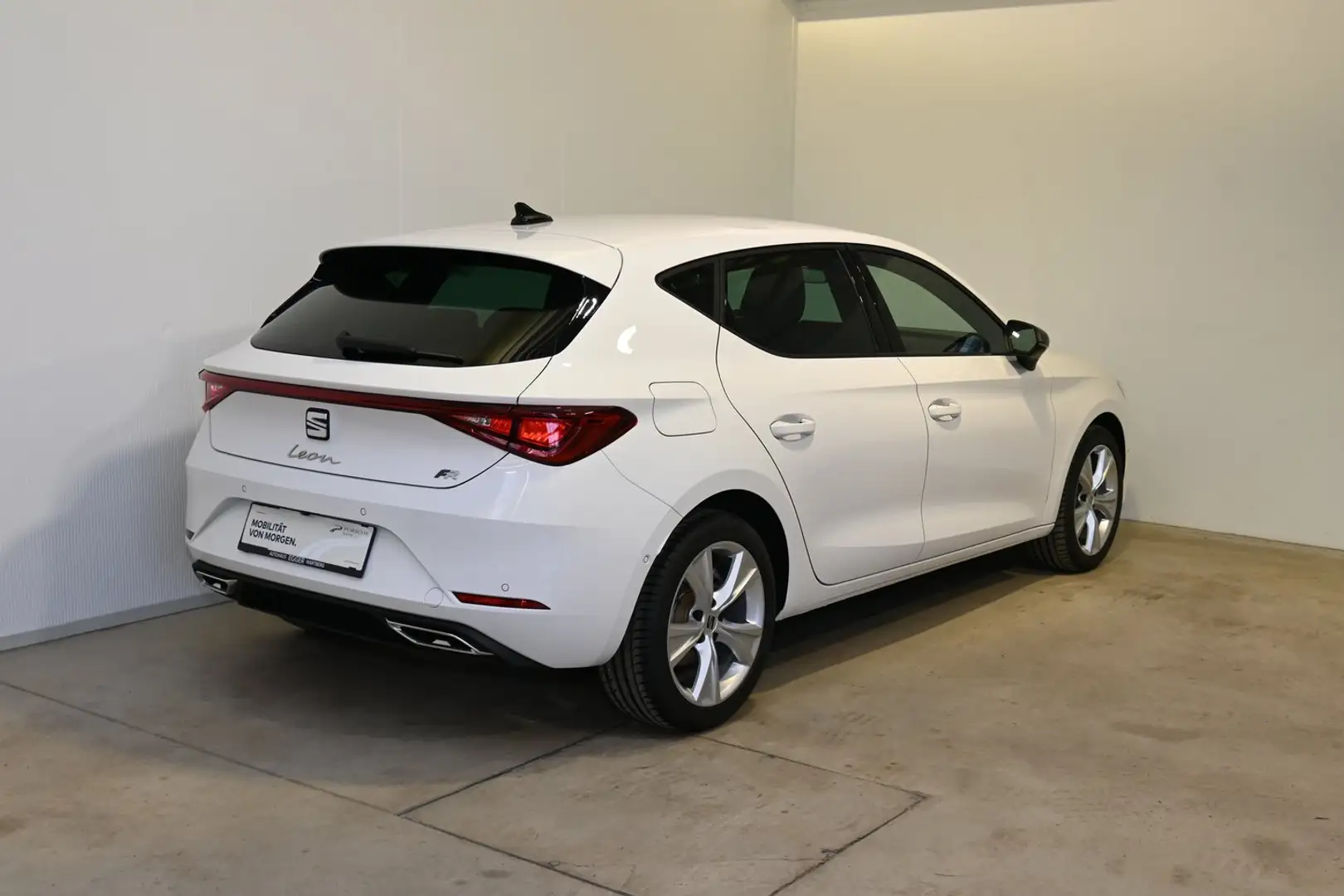 SEAT Leon FR Edition 1.5 TSI 115 PS Weiß - 2