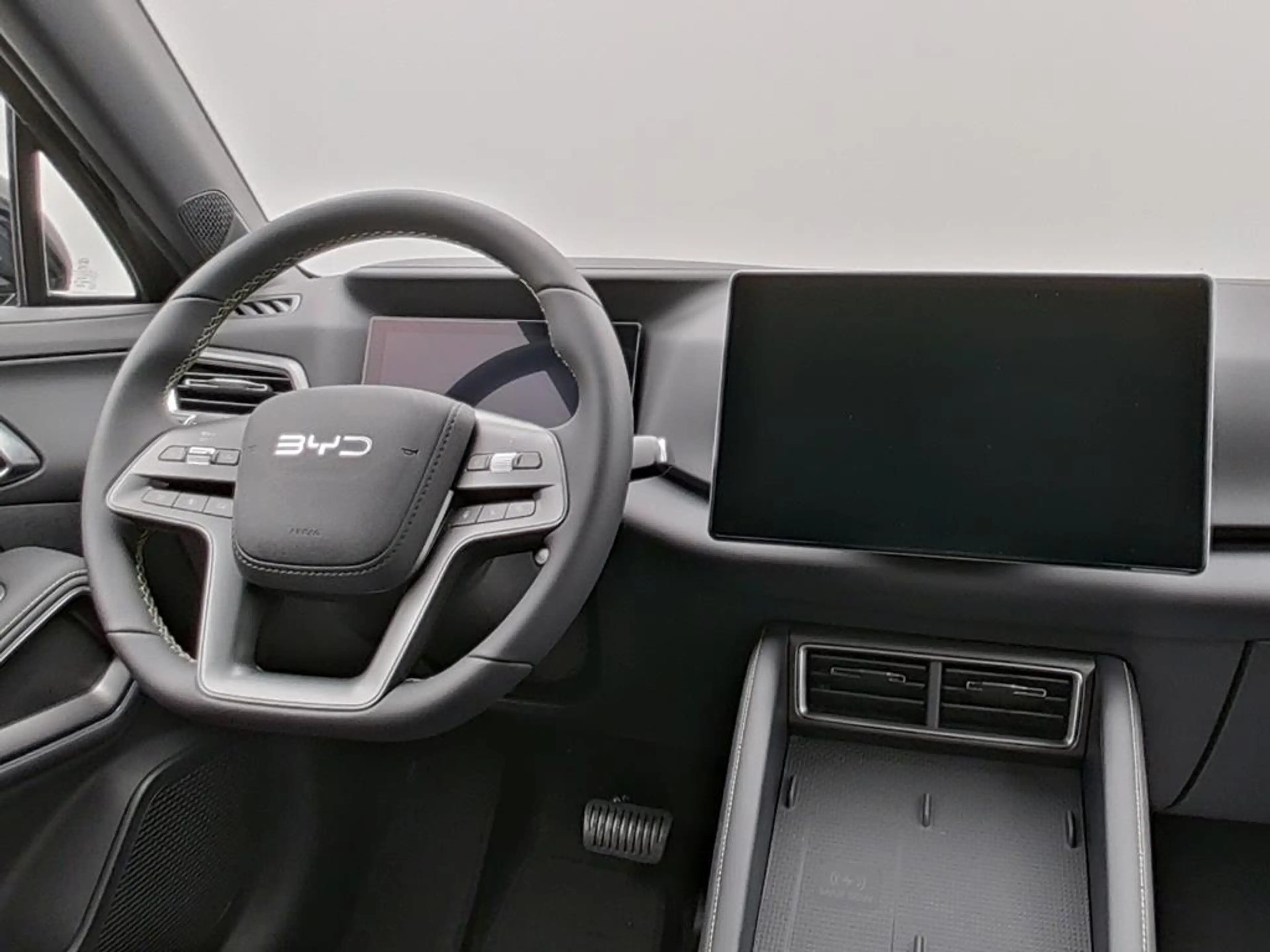 BYD Atto 2 DM-i Boost — photo 14