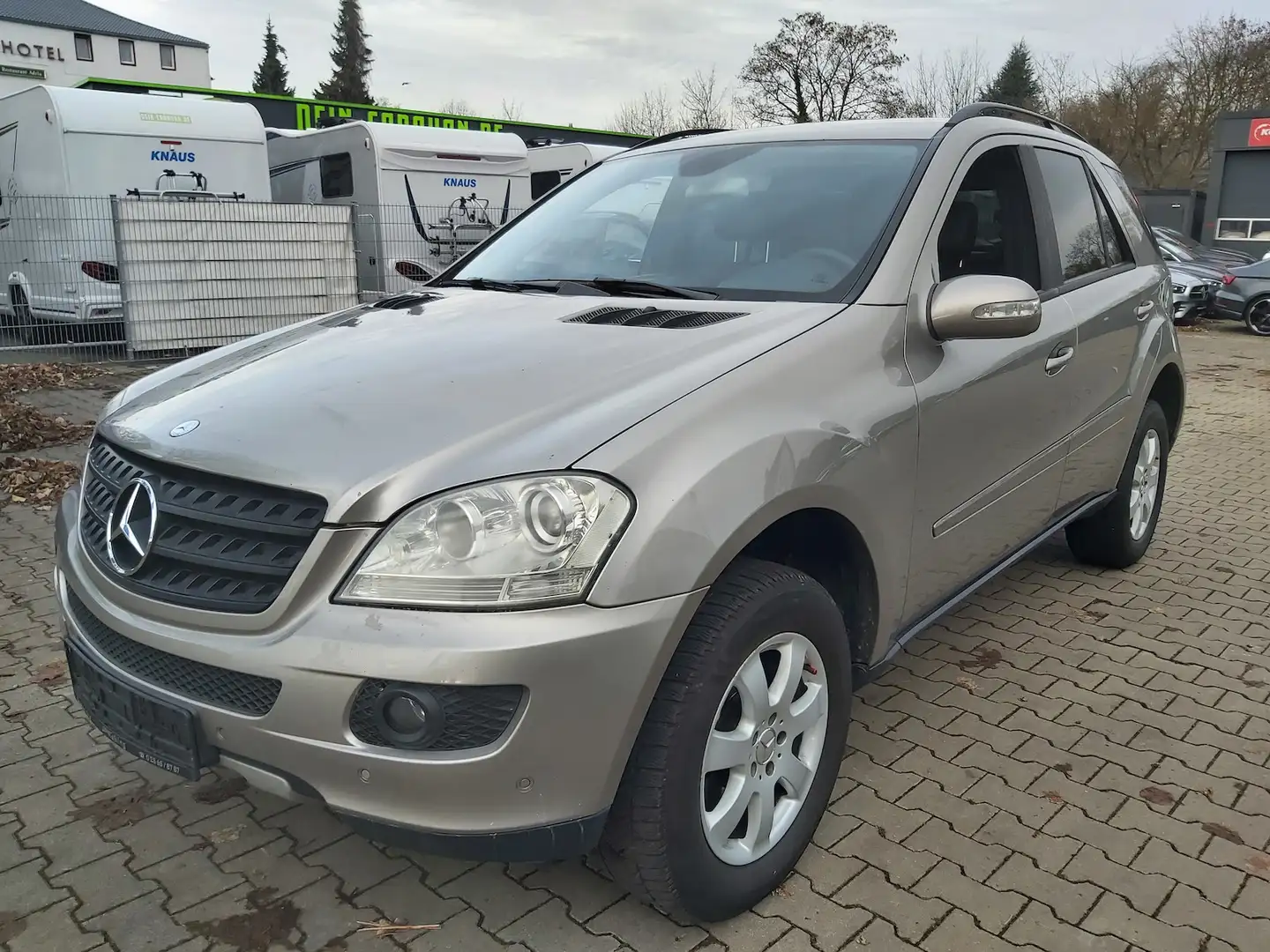 Mercedes-Benz ML 280 CDI 4Matic *Leder*Navi*AHK* Plateado - 1