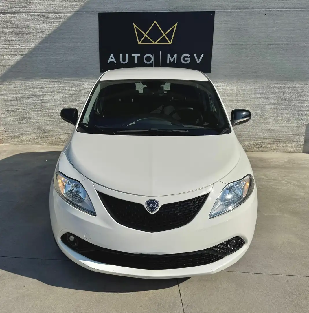 Lancia Ypsilon Ypsilon 1.2 Gold ecochic Gpl 69cv my19 * PROMO Білий - 2