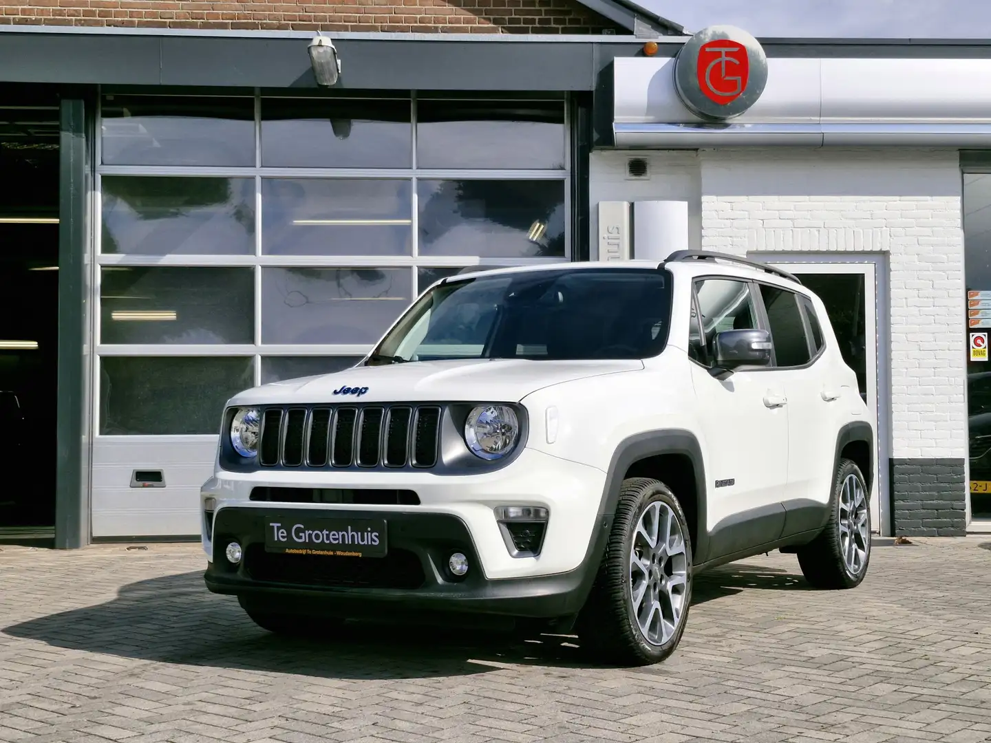 Jeep Renegade 4xe 240 Plug-in Hybrid Electric S Wit - 1