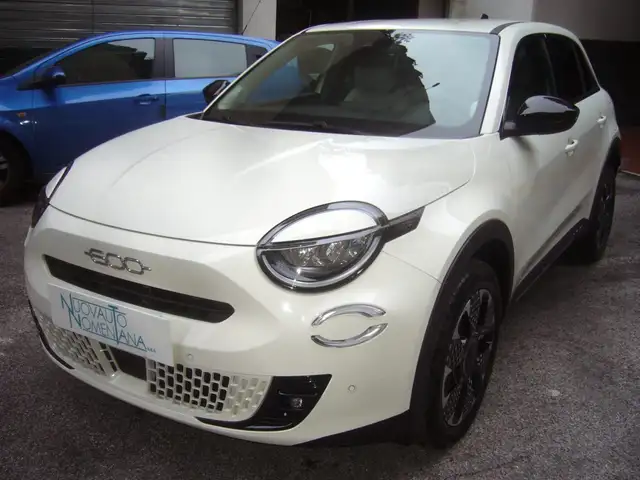 Fiat 600 Hybrid 110CV DCT6 MHEV La Prima NAVI e TELECAMERA