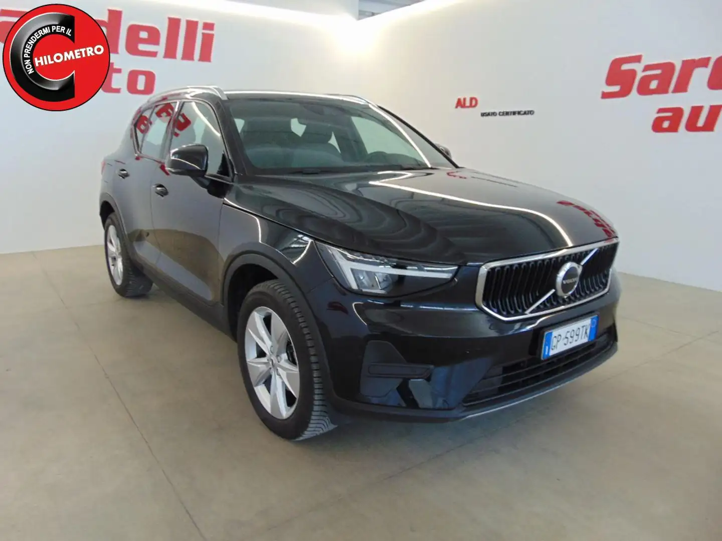 Volvo XC40 T2 automatico Core Nero - 2