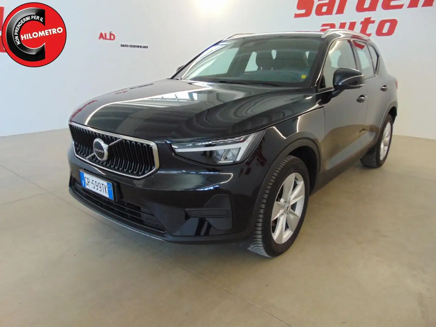 Volvo XC40 T2 automatico Core Nero - 1