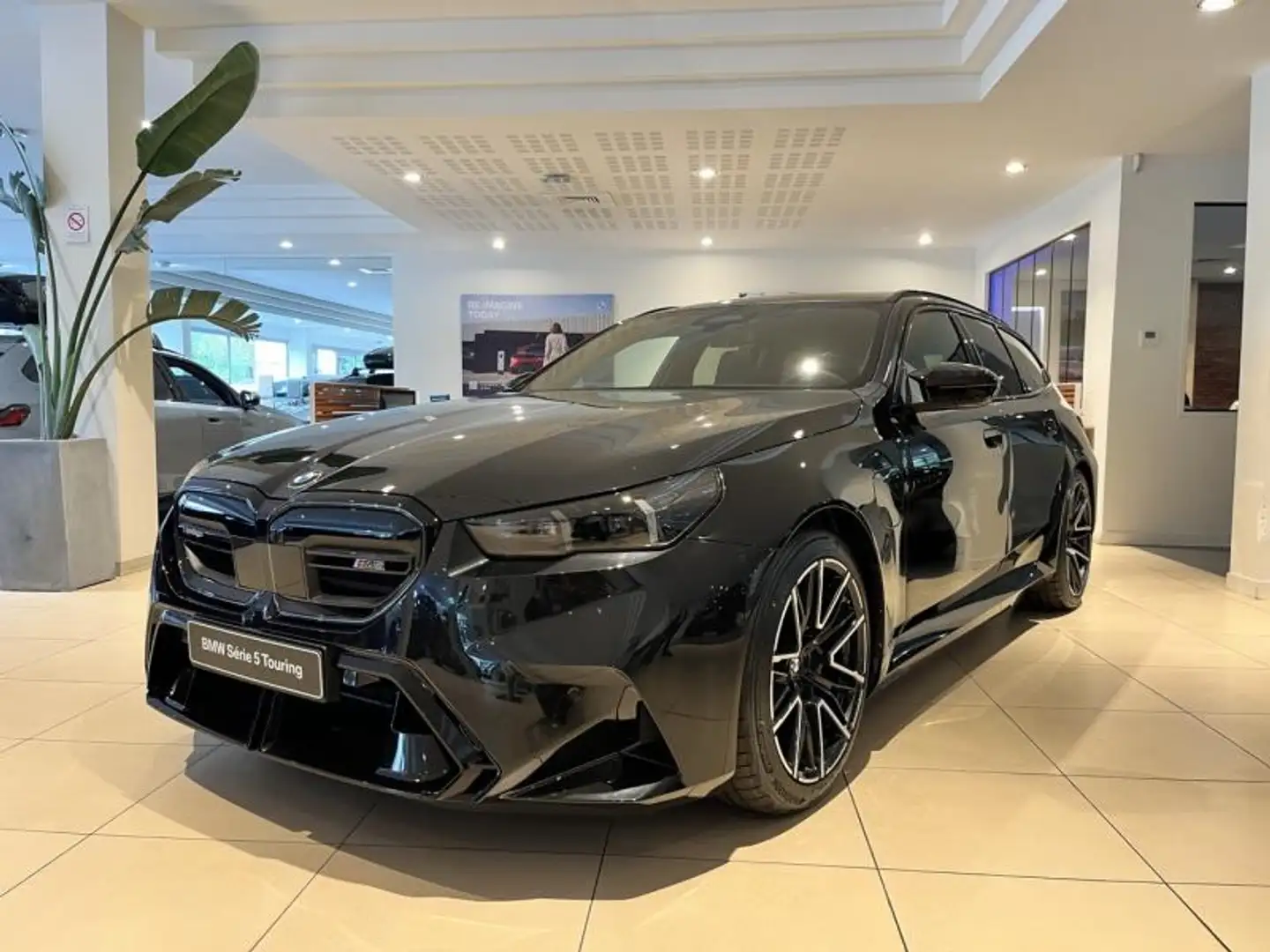 BMW M5 4.4 V8 PHEV 727ch - 1