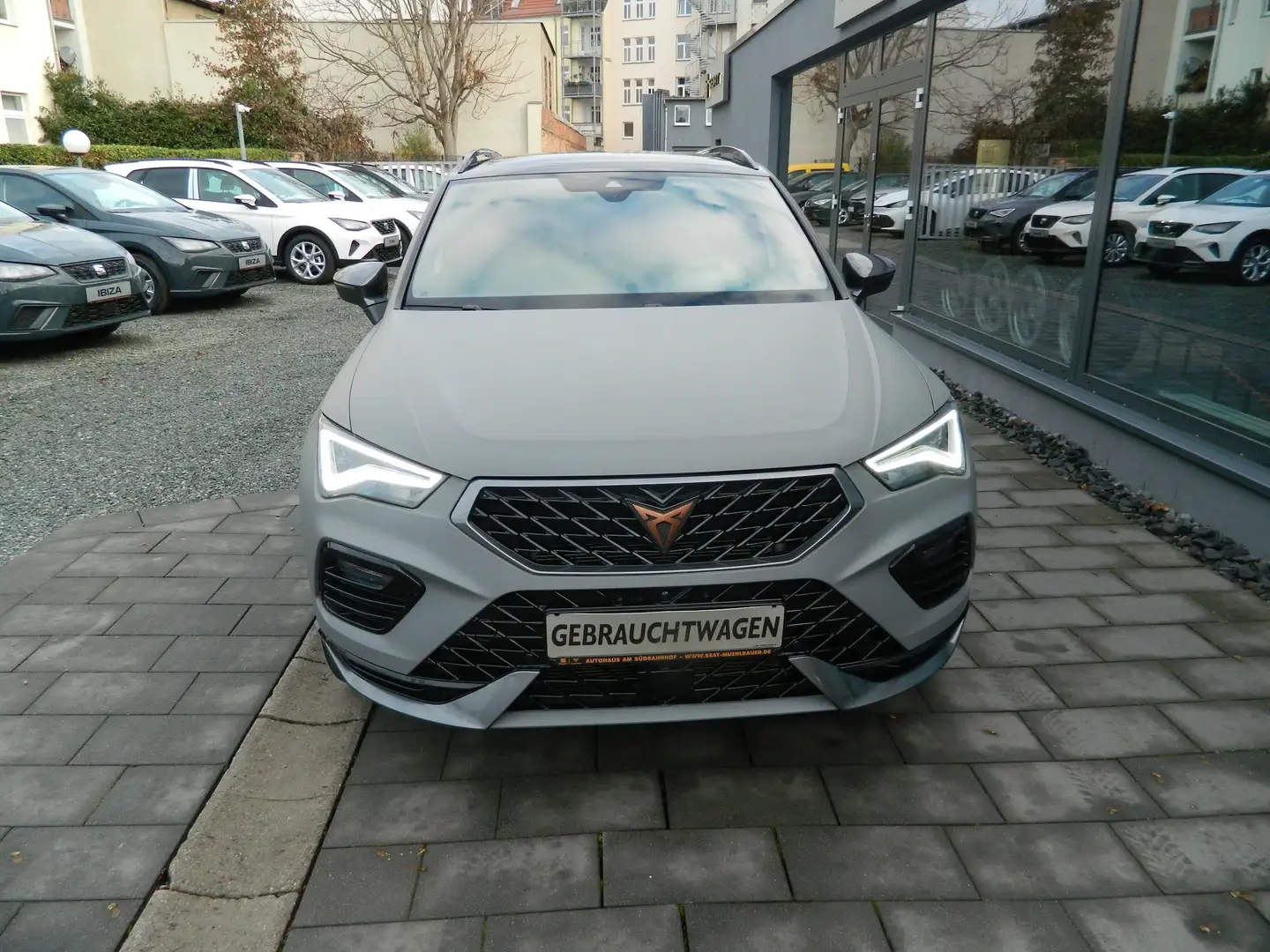 CUPRA Ateca 300 DSG 4D AHK/FahrassistP/ElHeckklappe/Sitzheizun Šedá - 2
