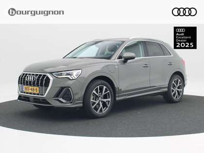Audi Q3 45 TFSi e 245 Pk Automaat S-Line | Full LED | 19 I
