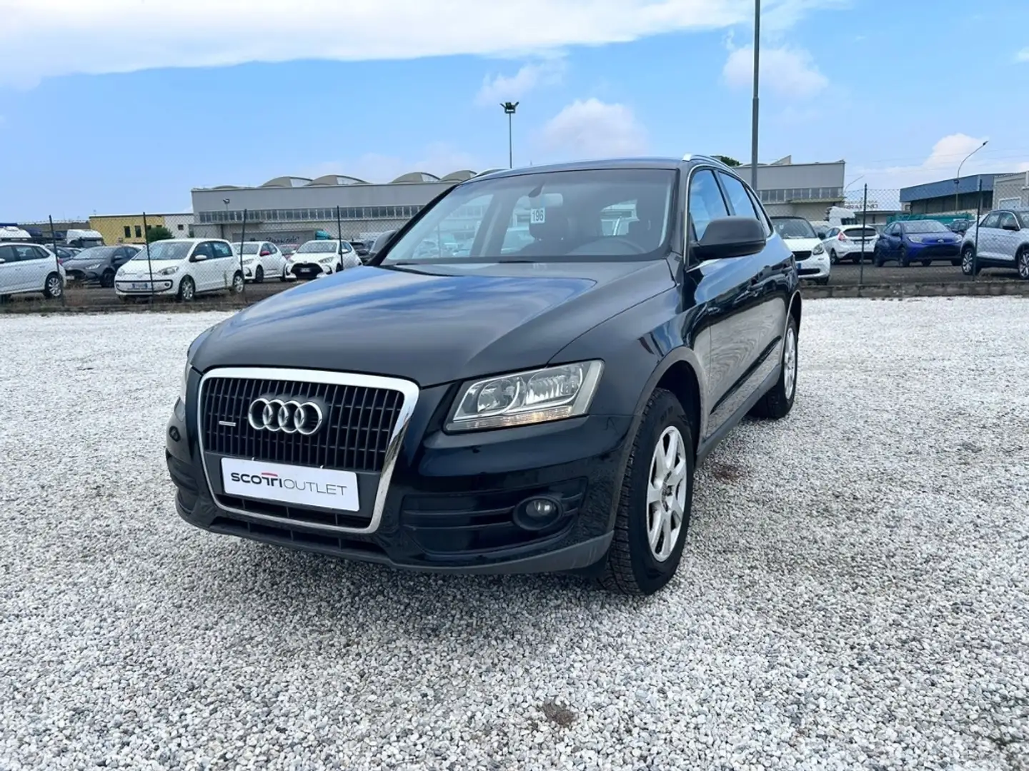 Audi Q5 2.0 tdi quattro 170cv E5 Чорний - 1