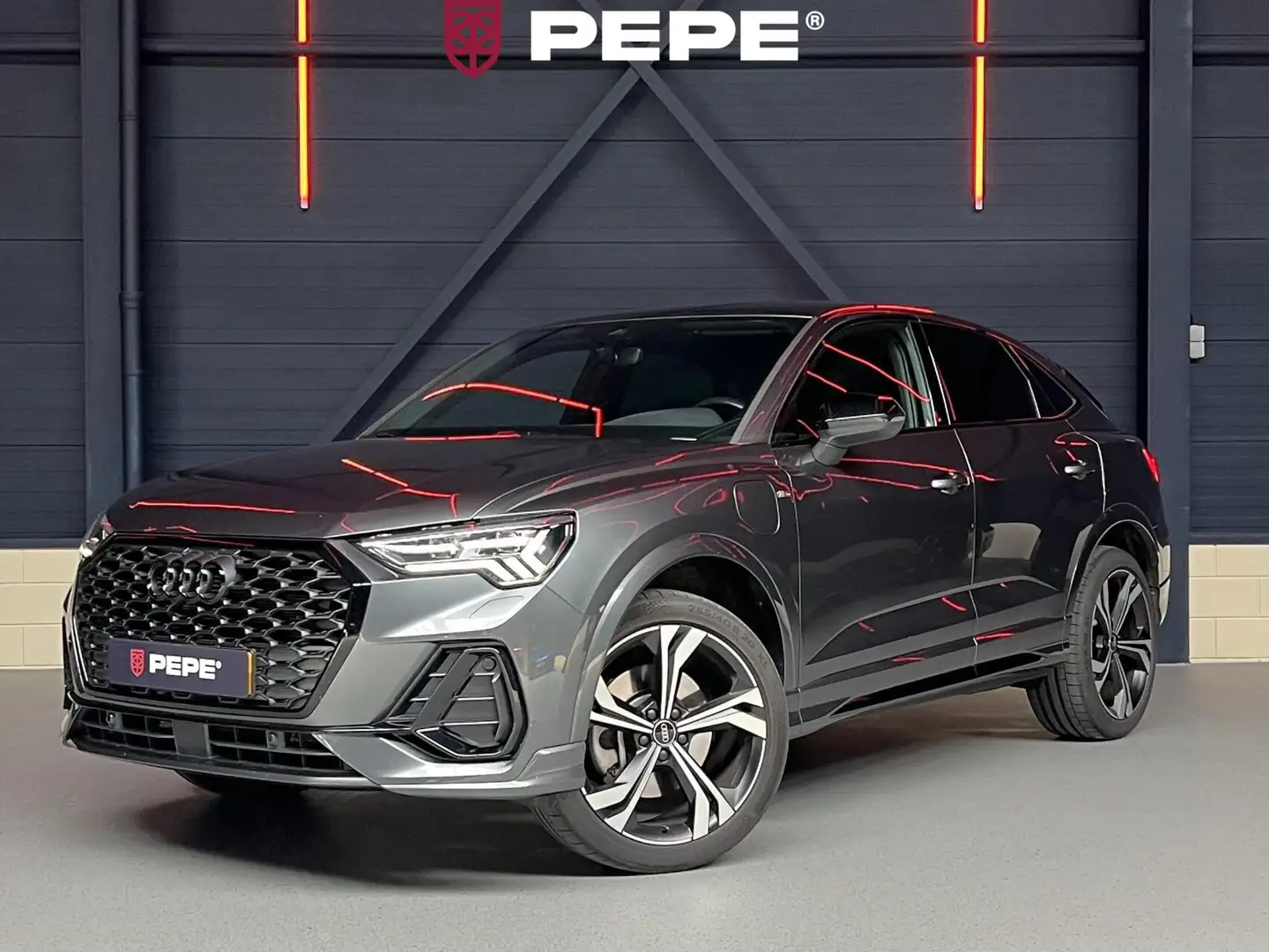 Audi Q3 Sportback 45 TFSI e S Edition|SONOS|ACC|ELEK. STOE Grijs - 1