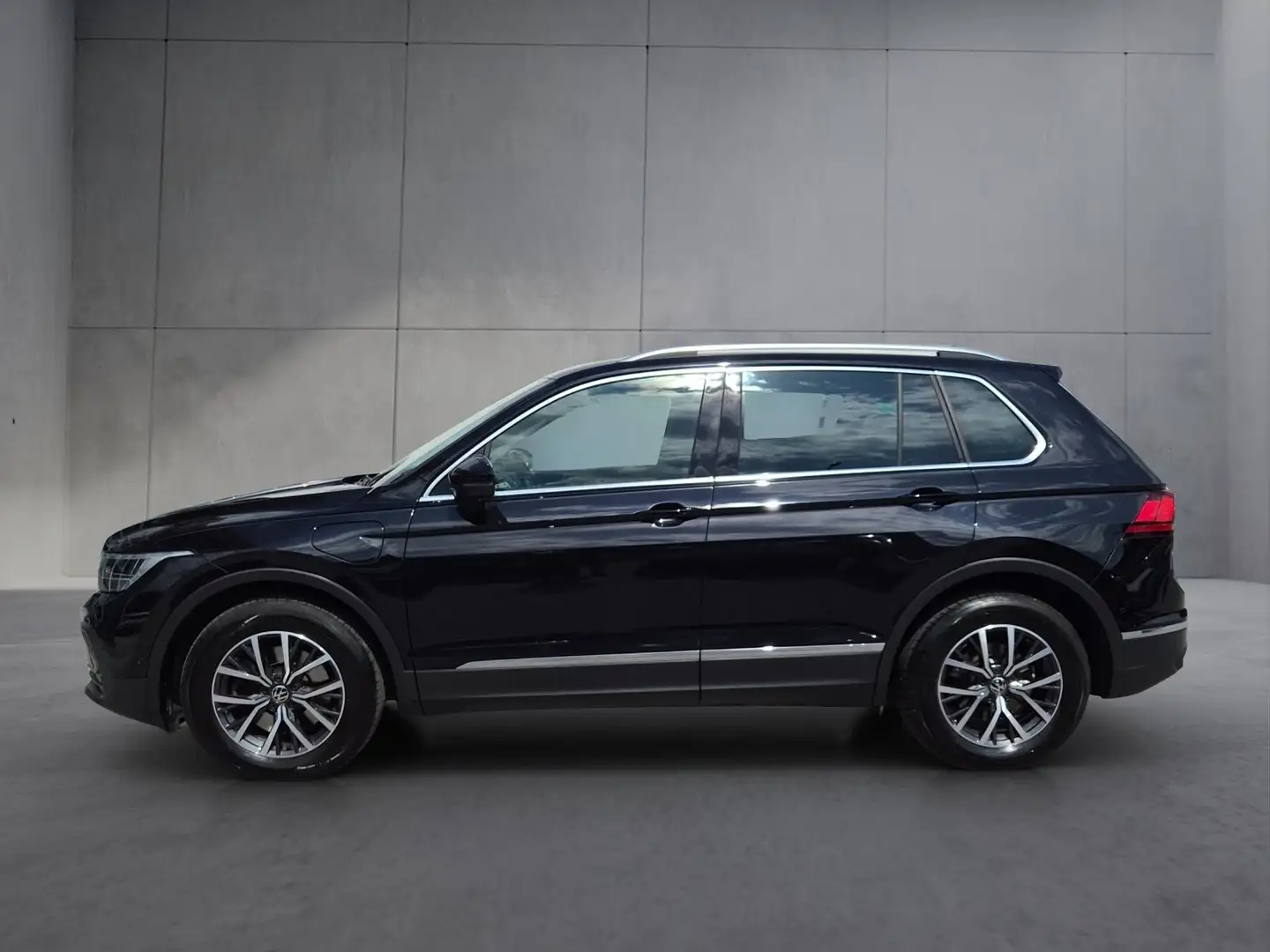 Volkswagen Tiguan Life eHybrid DSG Schwarz - 2