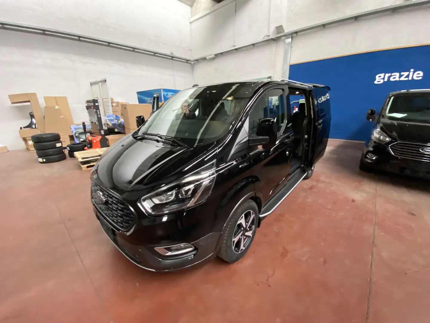 Ford Tourneo Custom Active - 1