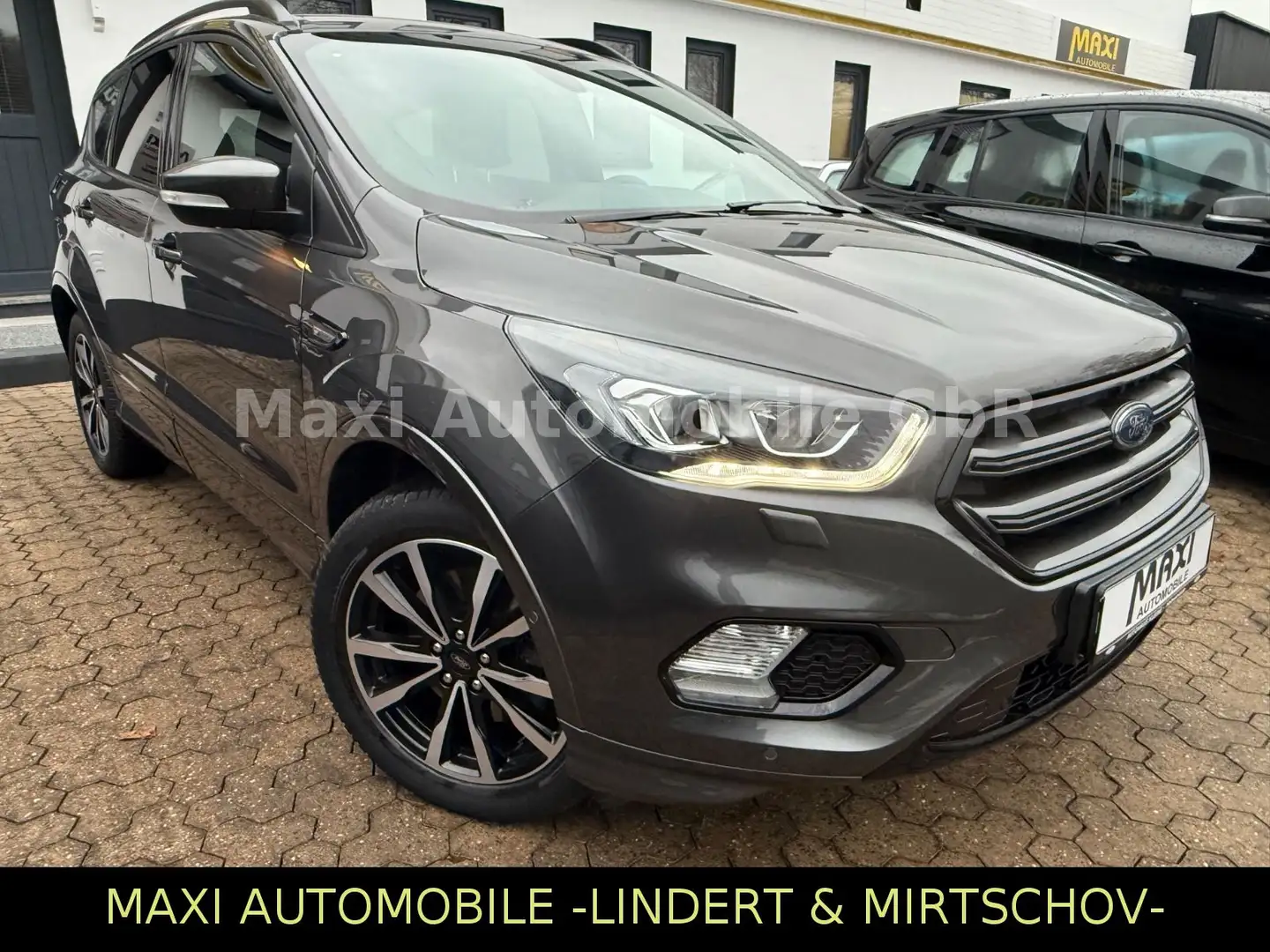 Ford Kuga 2.0 TDCi ST-Line-2.HAND-NAVI-AHK-KAM-LEDER - 1