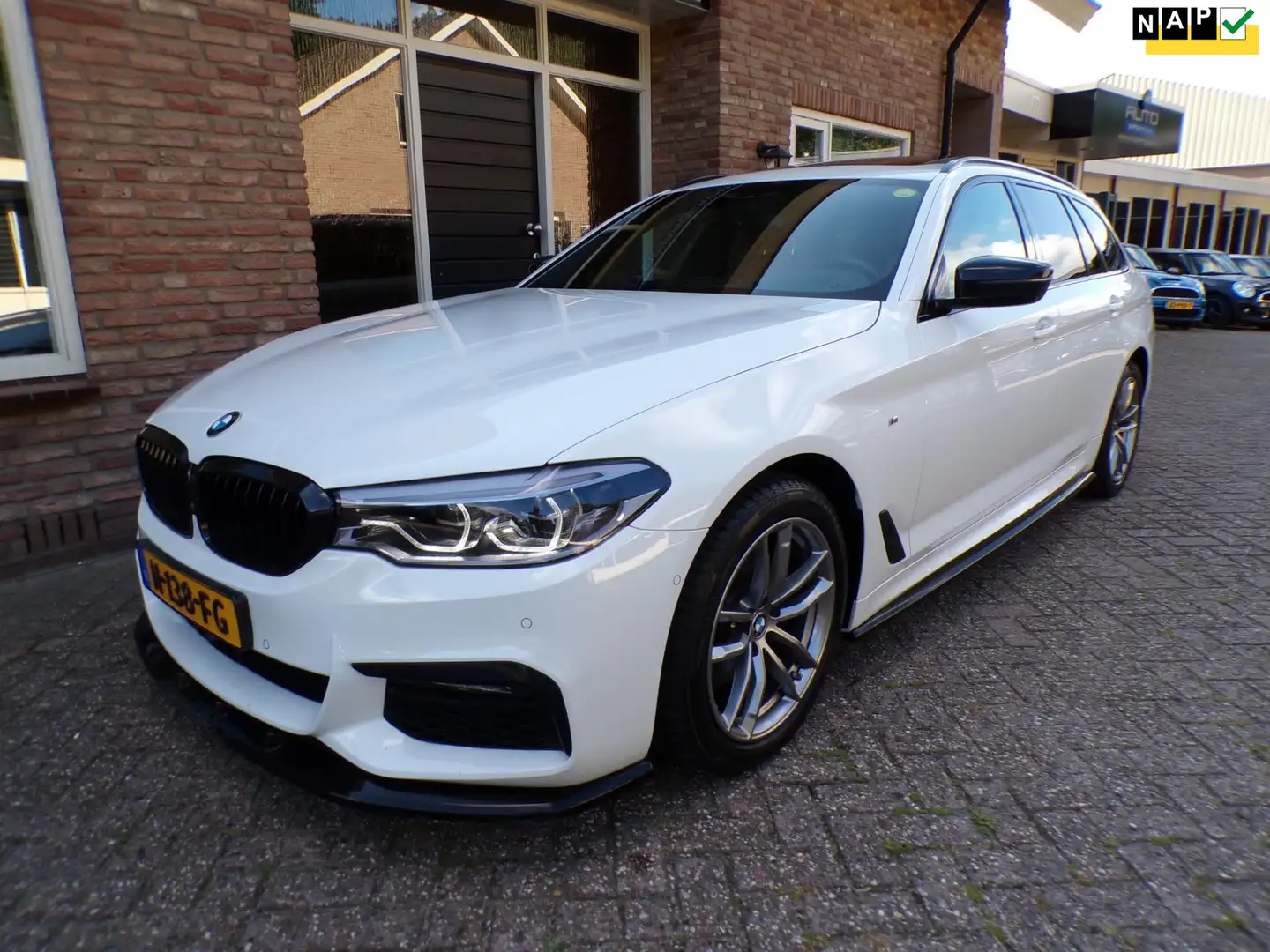 BMW 520 5-serie Touring 520d High Executive M Pakket / Led Wit - 1