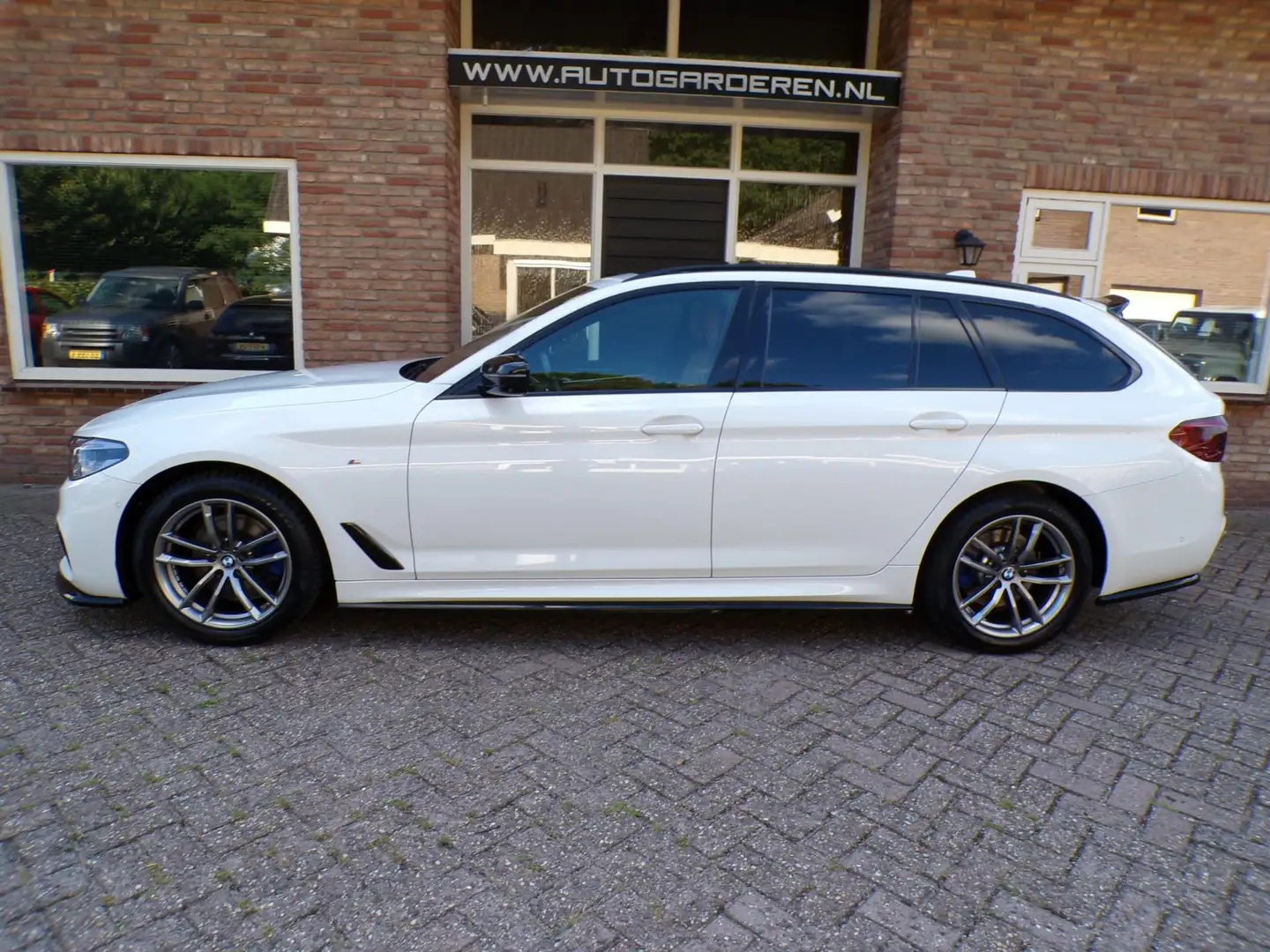 BMW 520 5-serie Touring 520d High Executive M Pakket / Led Wit - 2