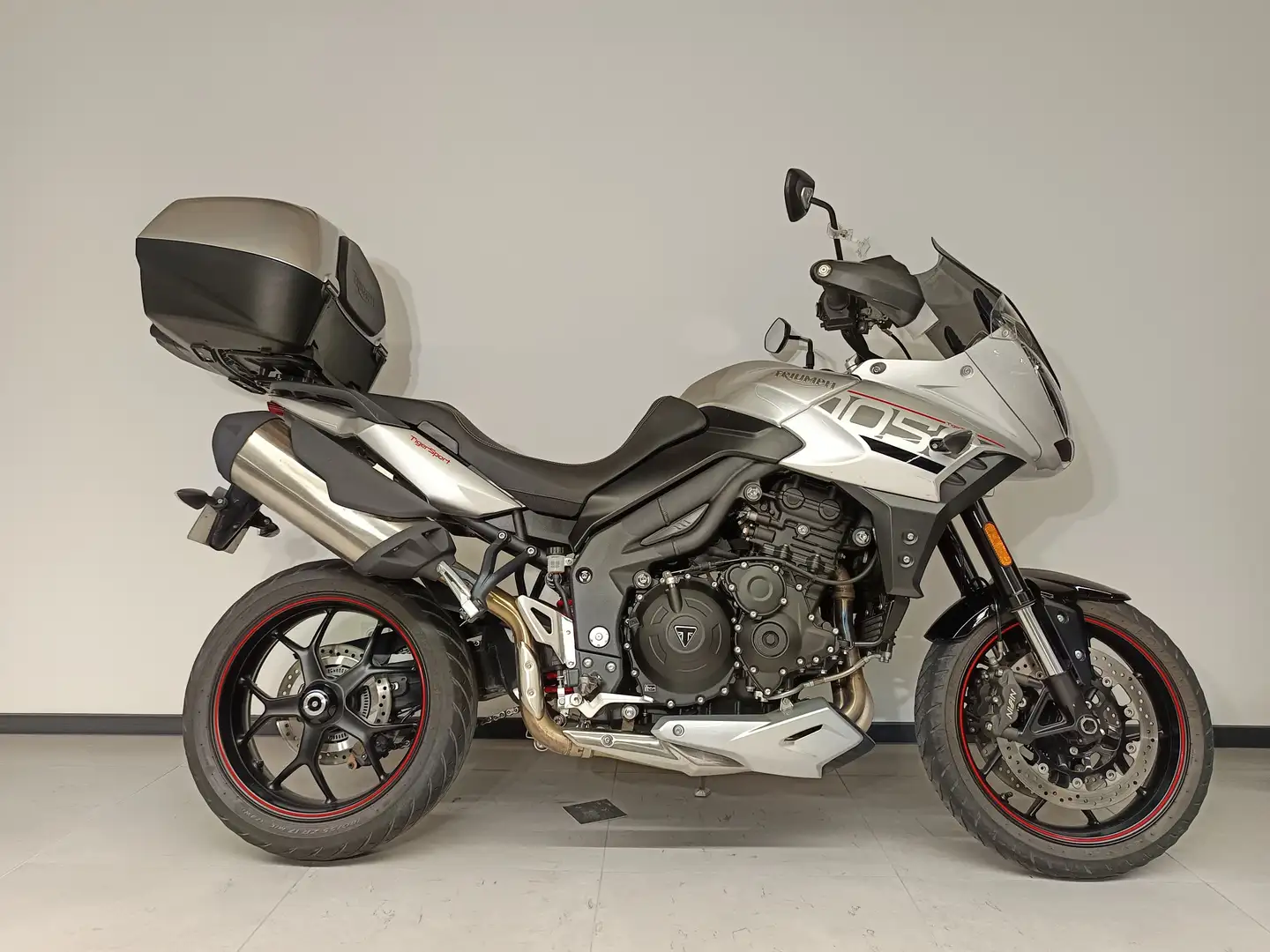 Triumph Tiger 1050 Stříbrná - 1