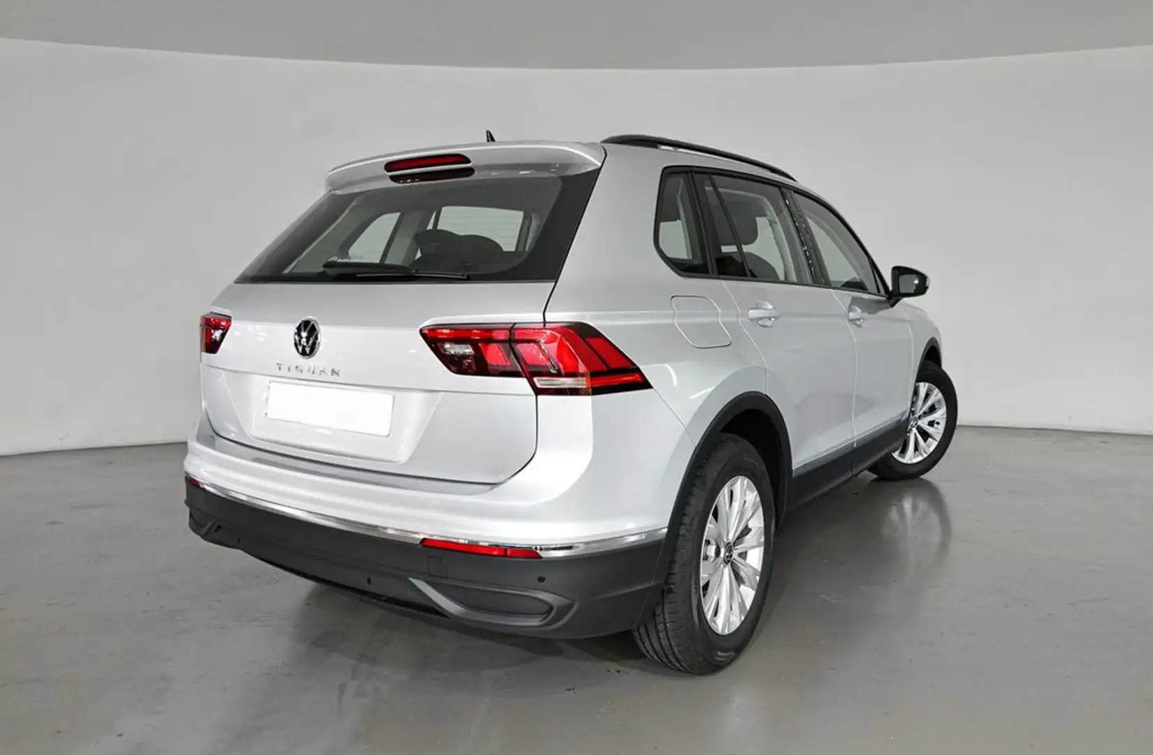 Volkswagen Tiguan Nuevo Edition 1.5 TSI SG6 96 kW (130 CV) (AX12AX11 Silber - 2
