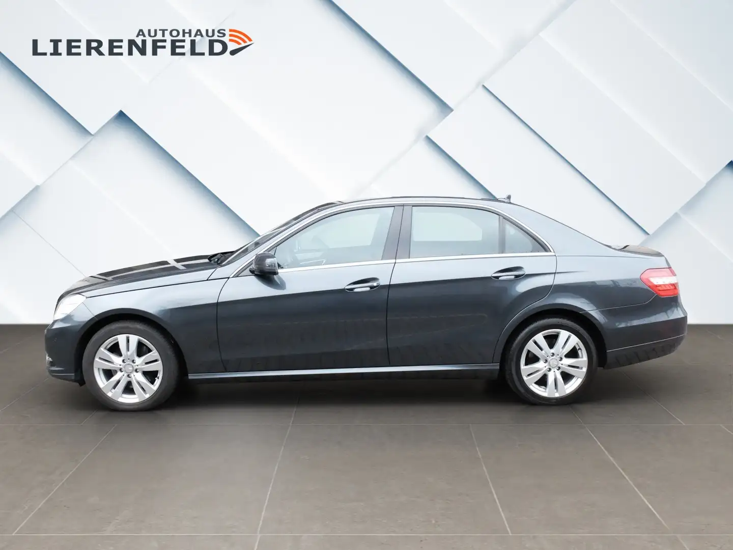 Mercedes-Benz E 300 BlueTec Hybrid Mercedes Scheckheft Grau - 2