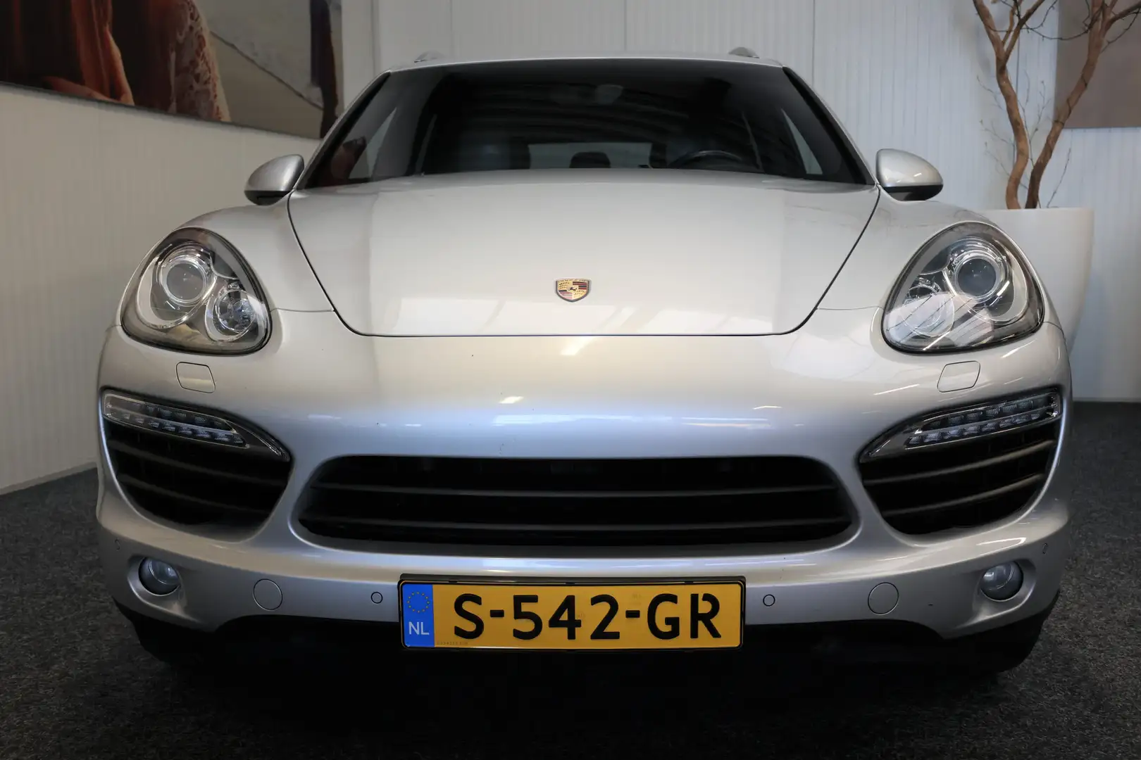 Porsche Cayenne 3.0 V6 HYBRID 333 PK LUCHTVERING LEDER NAVIGATIE C siva - 2
