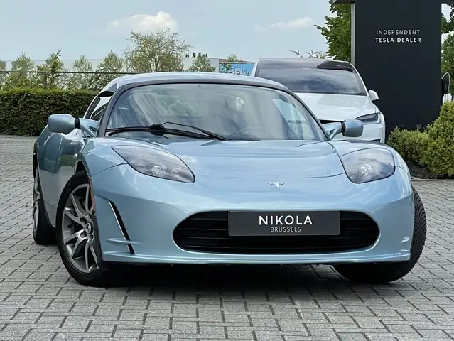 Tesla Roadster V2.5 - HEATED SEATS - 2 DIN SCREEN - HARDTOP
