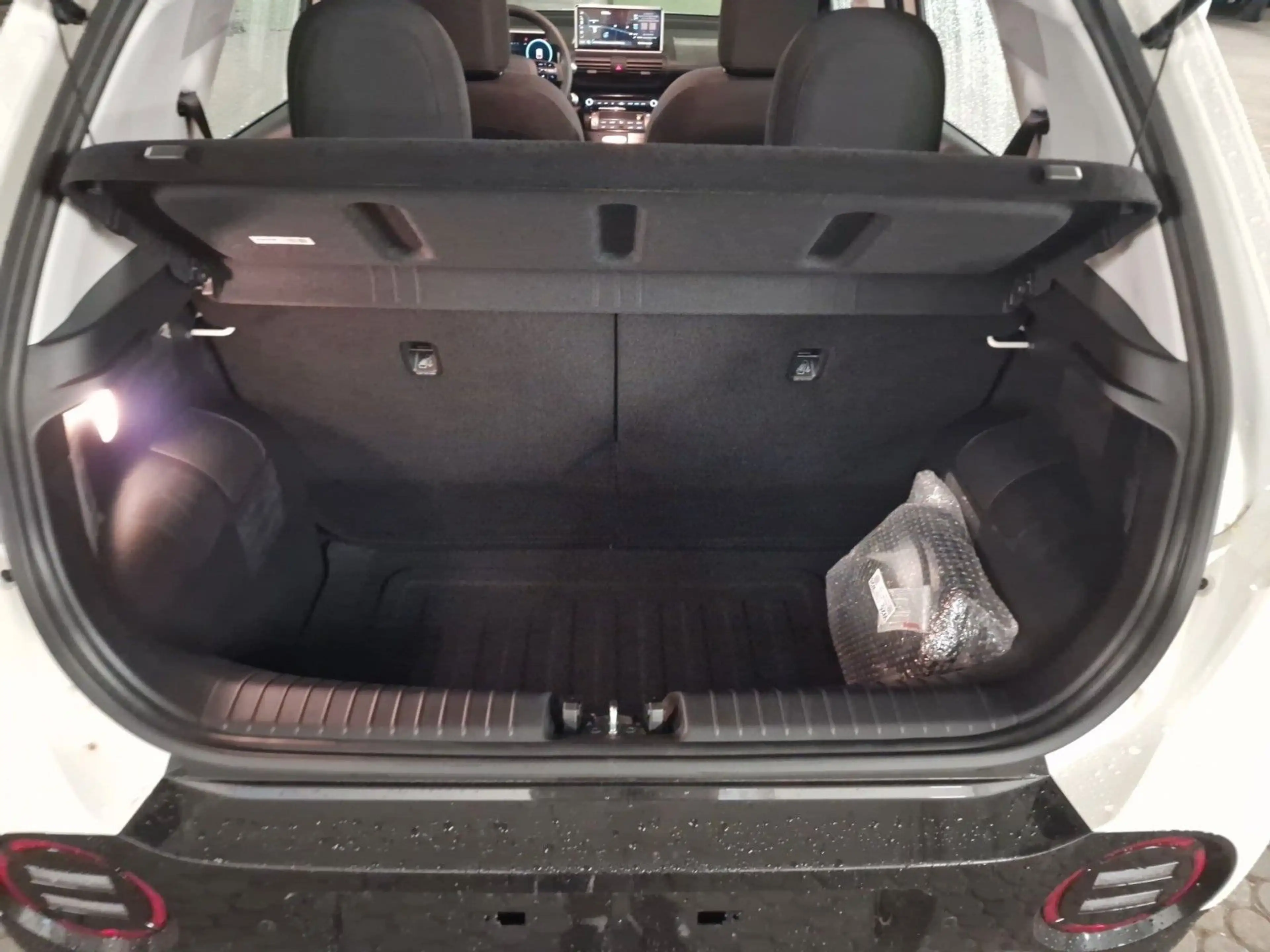 Hyundai Inster 42 kWh Select *Navi*Bluelink* — photo 12
