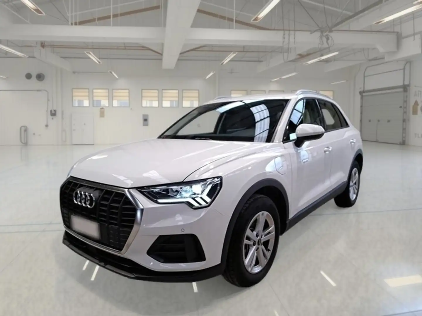 Audi Q3 45 TFSI e S tronic Business - 1
