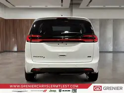 Chrysler Pacifica 2026