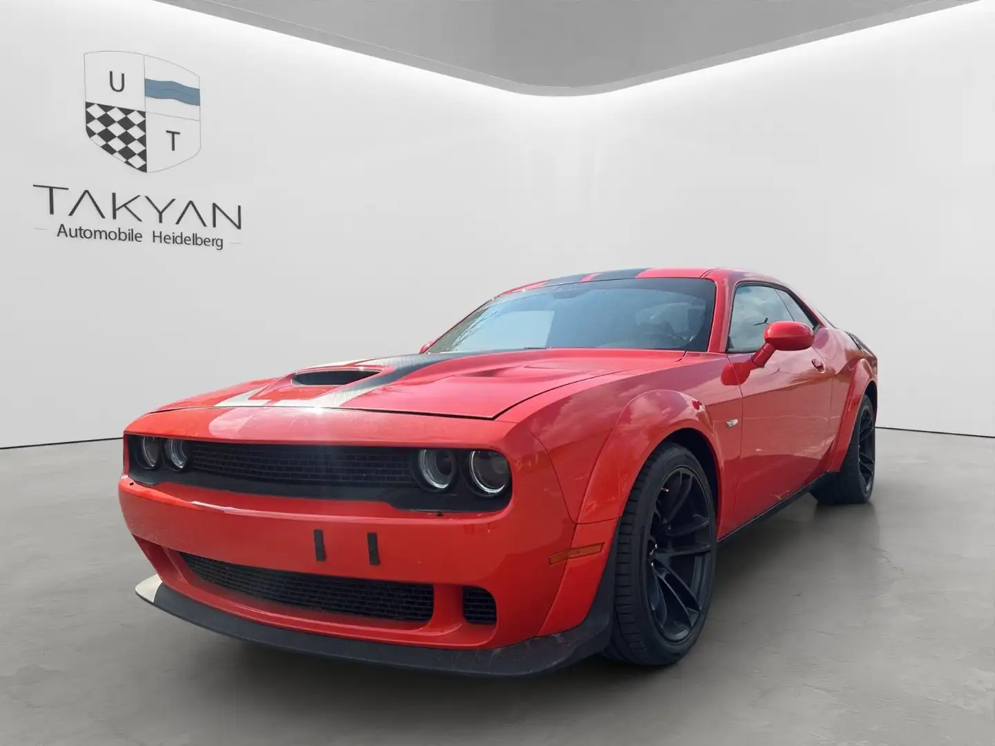 Dodge Challenger R/T 6.4  Scat Pack Widebody / LED Naranja - 1