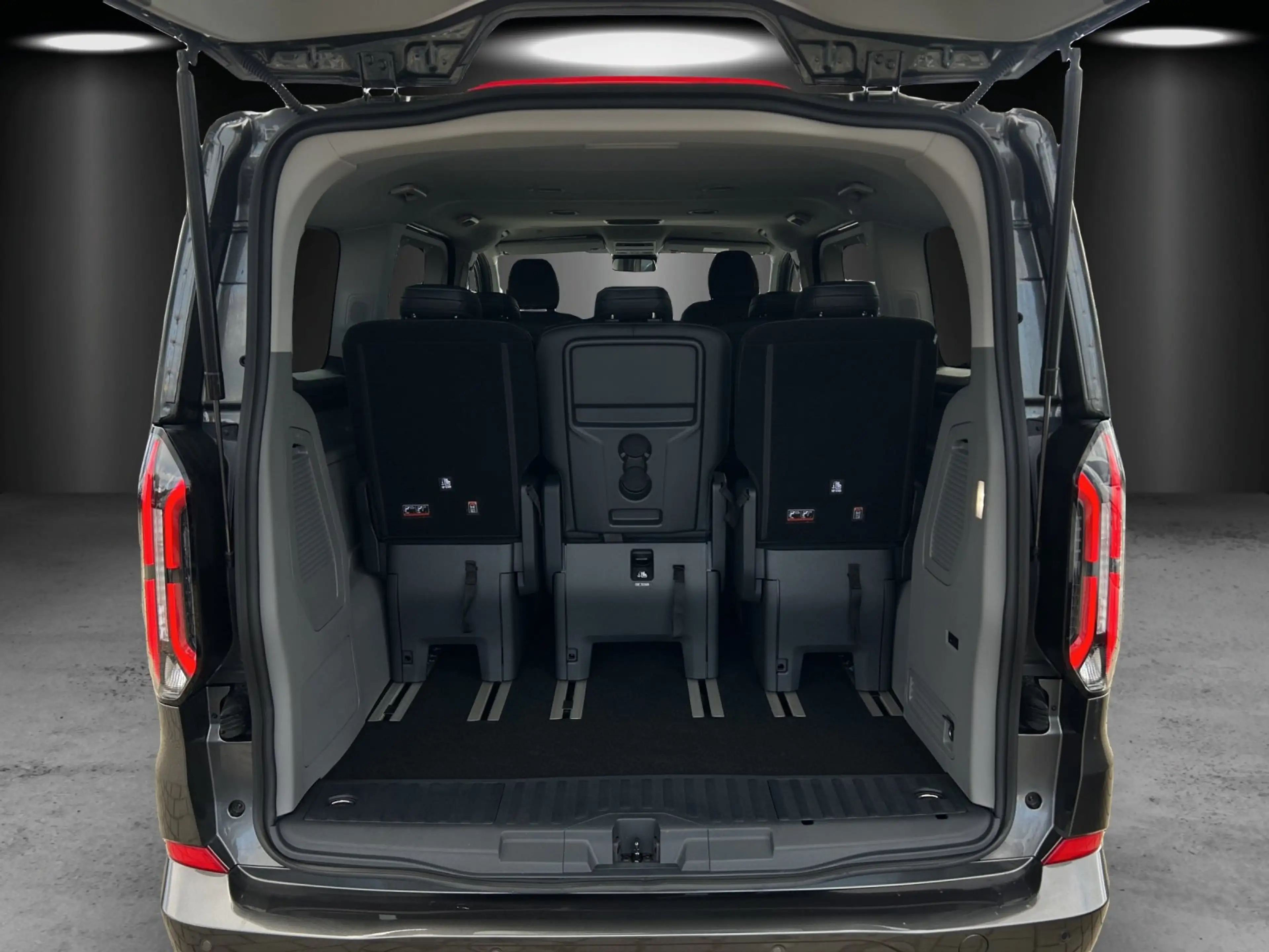 Ford Tourneo Custom Sport L1  FGS 3.-5 Jahr — photo 7