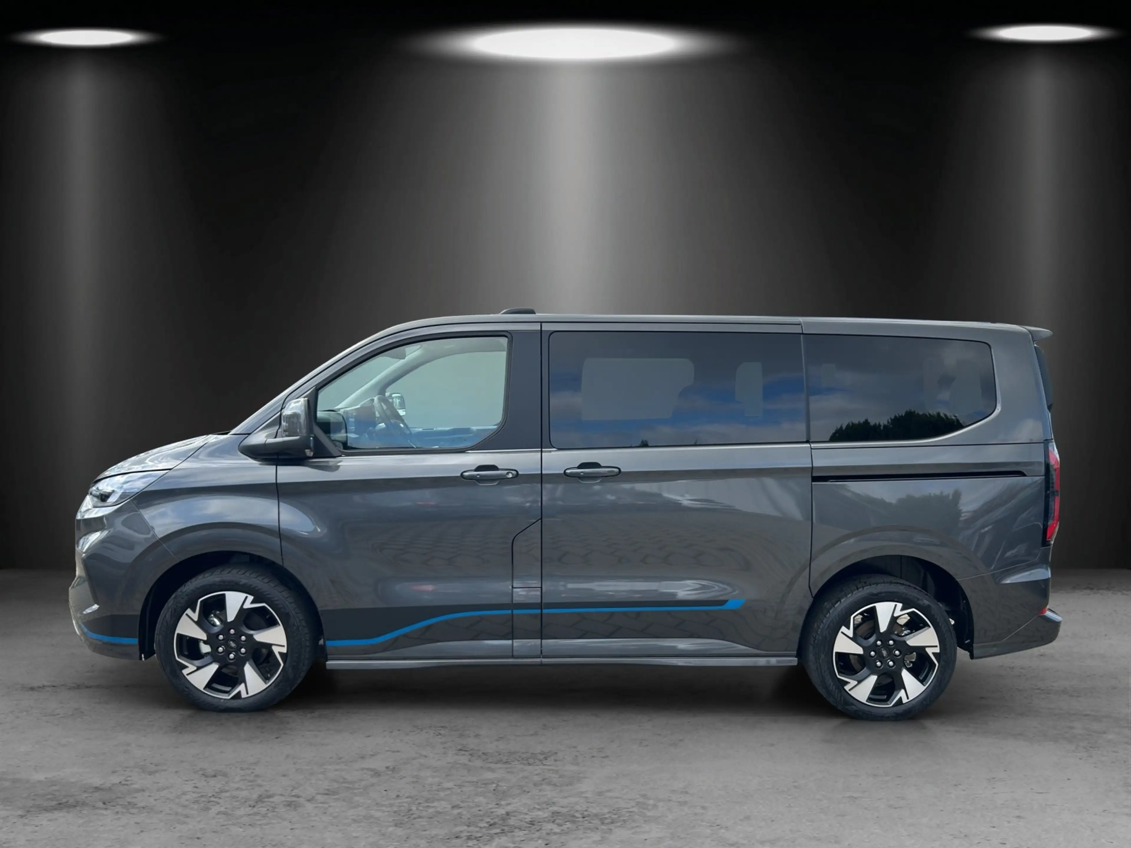Ford Tourneo Custom Sport L1  FGS 3.-5 Jahr — photo 2