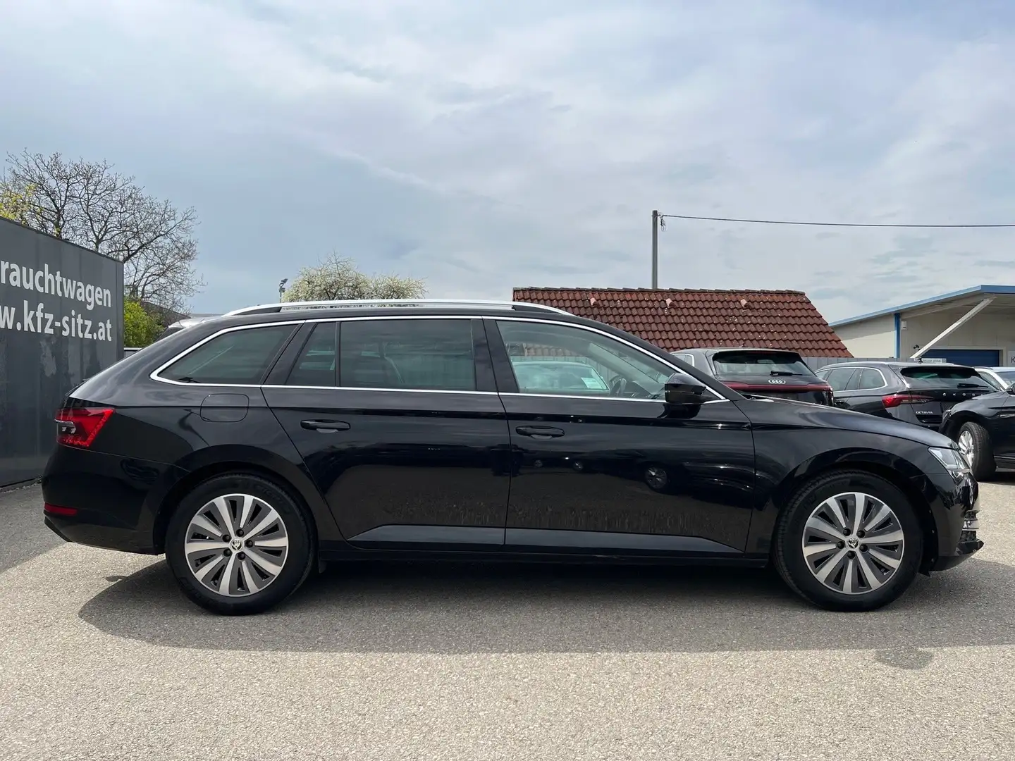 Skoda Superb Kombi 2,0 TDI Style DSG| NP € 52.400 Schwarz - 2