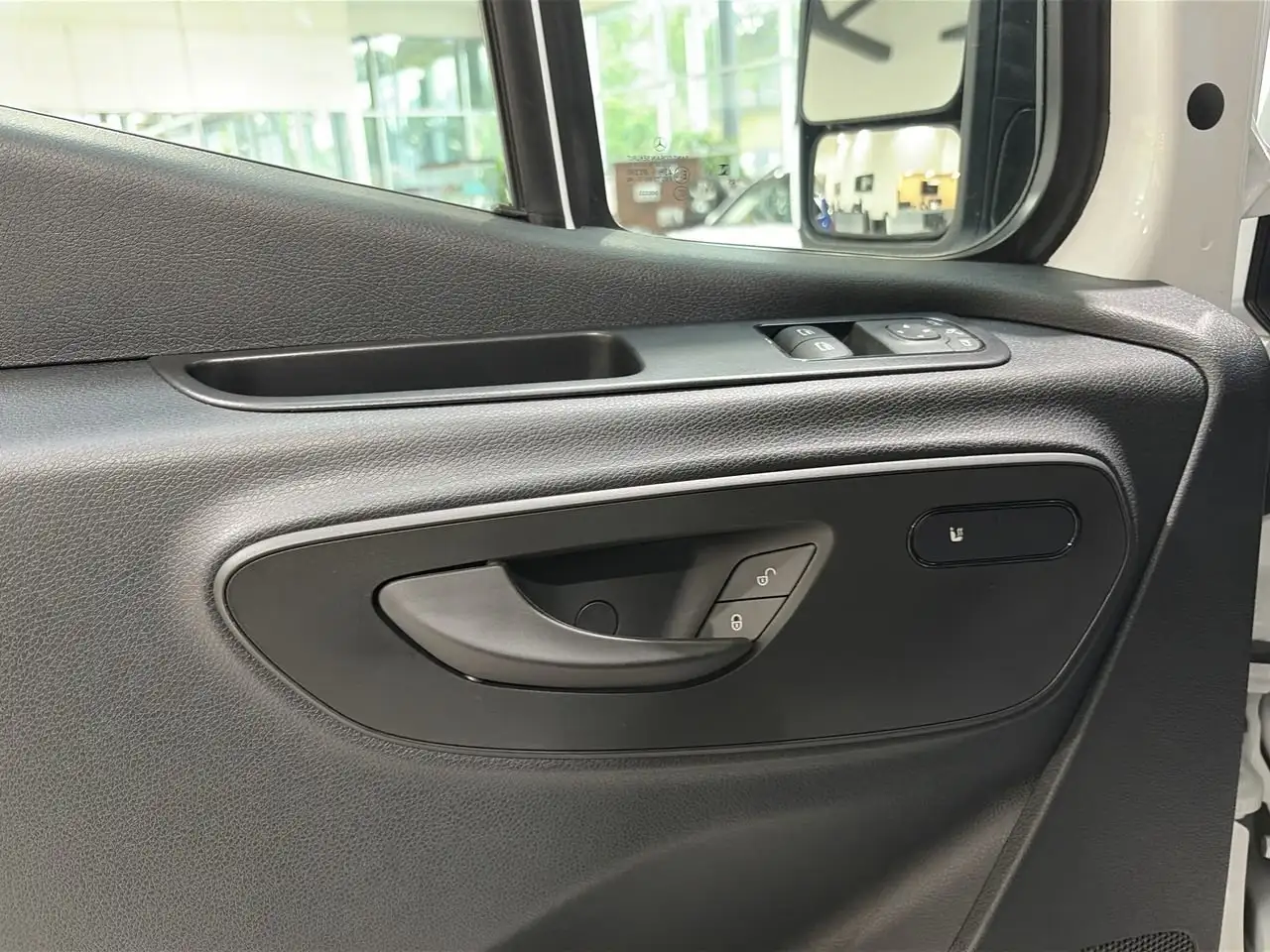 Mercedes-Benz Sprinter снимка Mercedes-Benz Sprinter