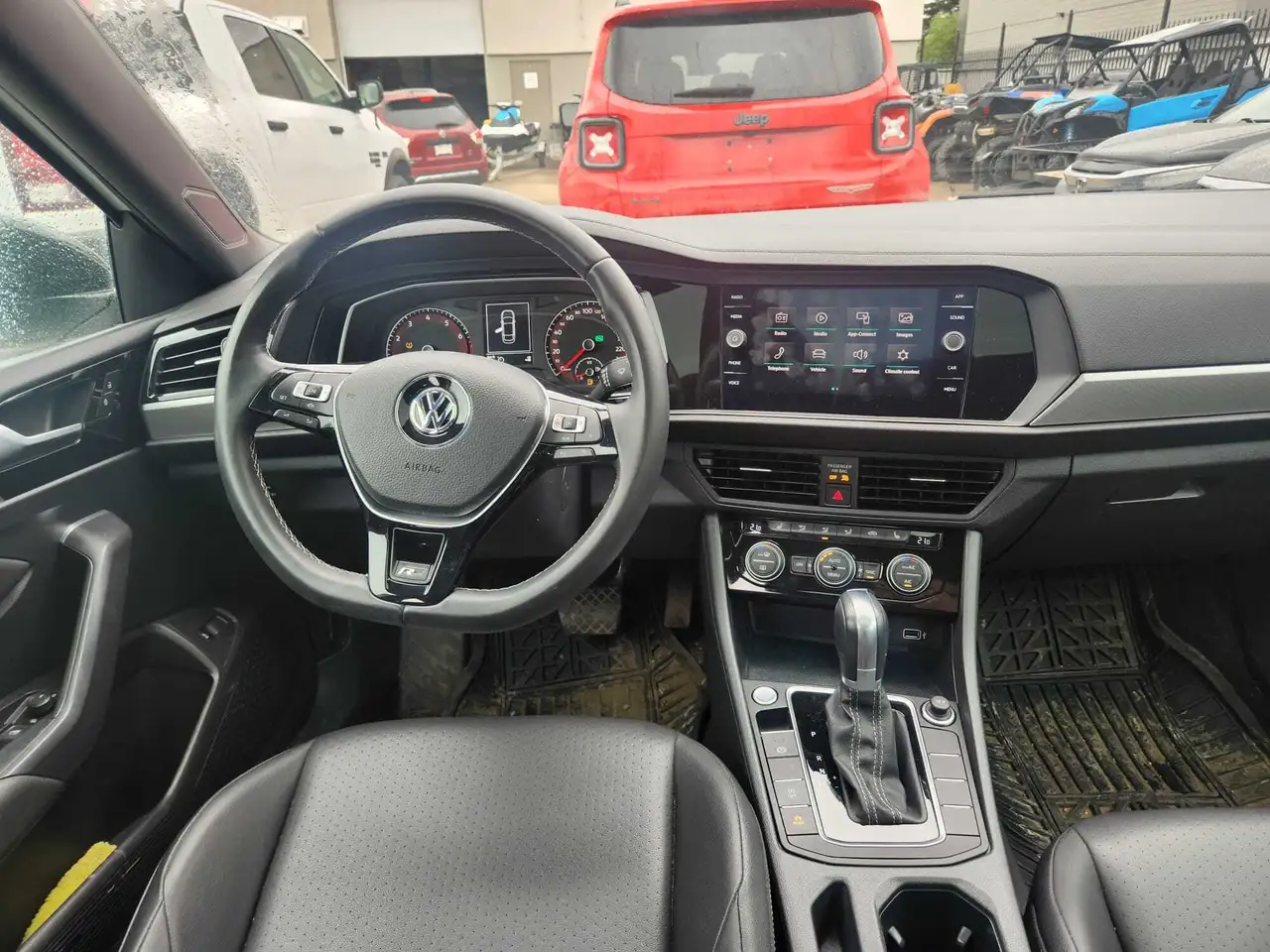 Volkswagen Jetta снимка Volkswagen Jetta