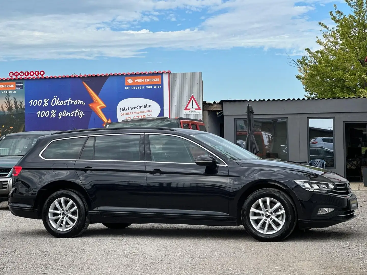 Volkswagen Passat Variant Business 2,0 TDI DSG *1-Besitz*Navi*MwSt. auswei.* Schwarz - 1