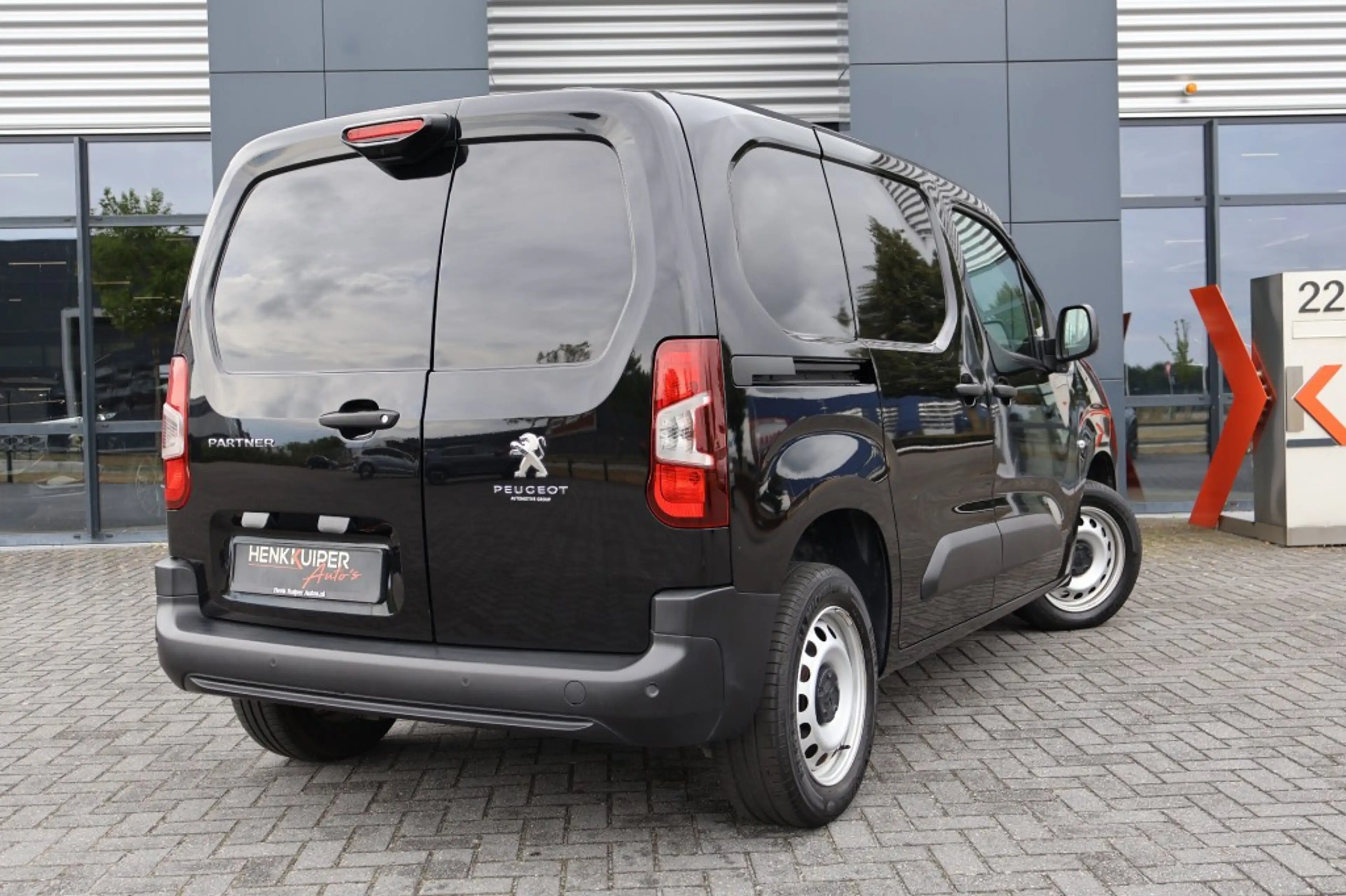 Peugeot Partner 1.5 BlueHDi 100 / Navi / PDC V&A / Camera / Cruise — photo 9