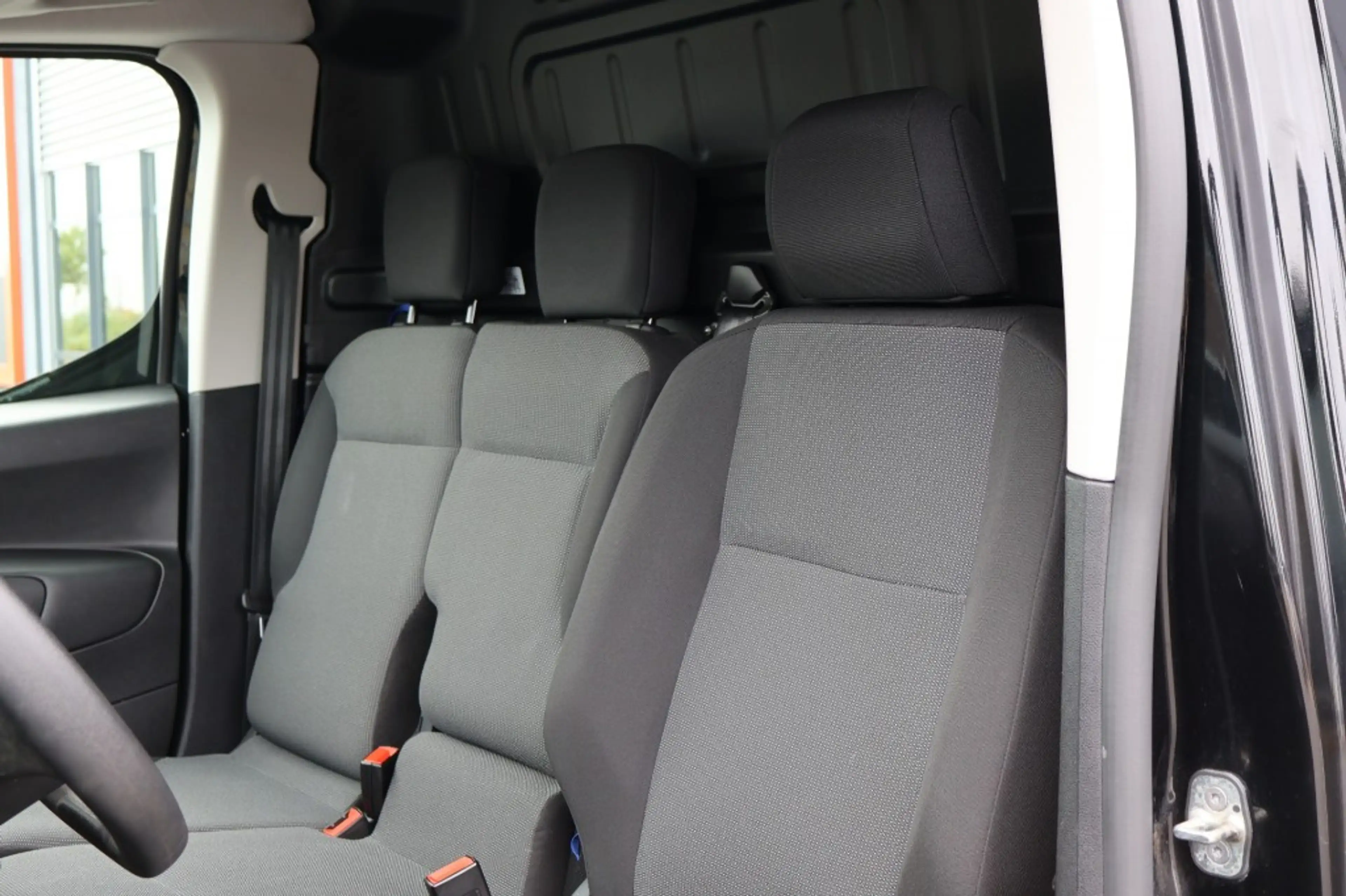 Peugeot Partner 1.5 BlueHDi 100 / Navi / PDC V&A / Camera / Cruise — photo 30