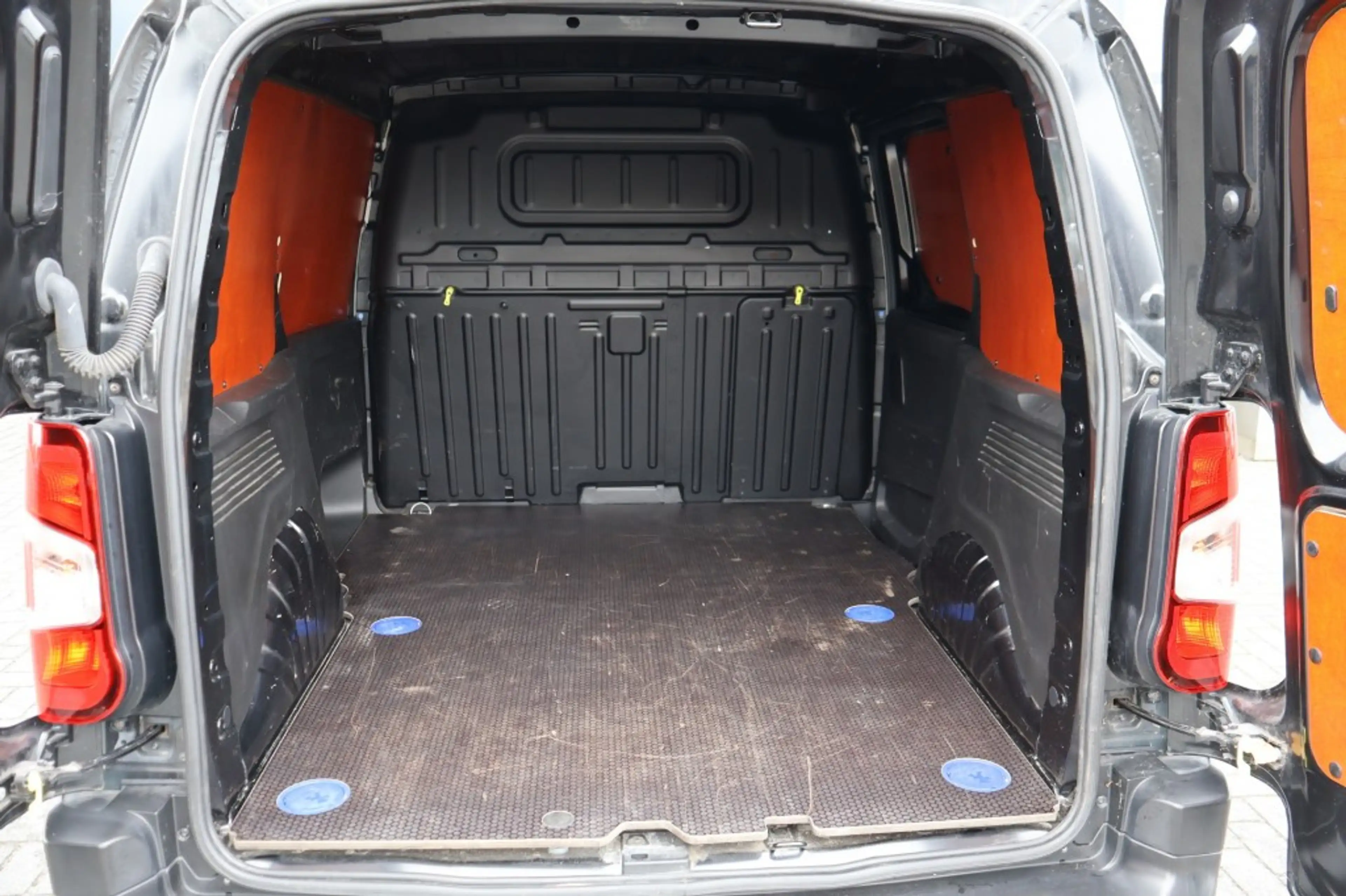 Peugeot Partner 1.5 BlueHDi 100 / Navi / PDC V&A / Camera / Cruise — photo 13